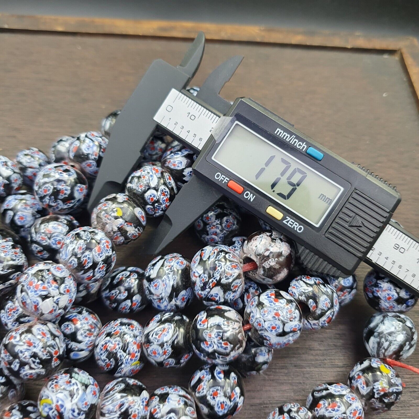 Vintage Vene Beads Unique Pattern Glass Beaded Strand Necklace 17-18mm