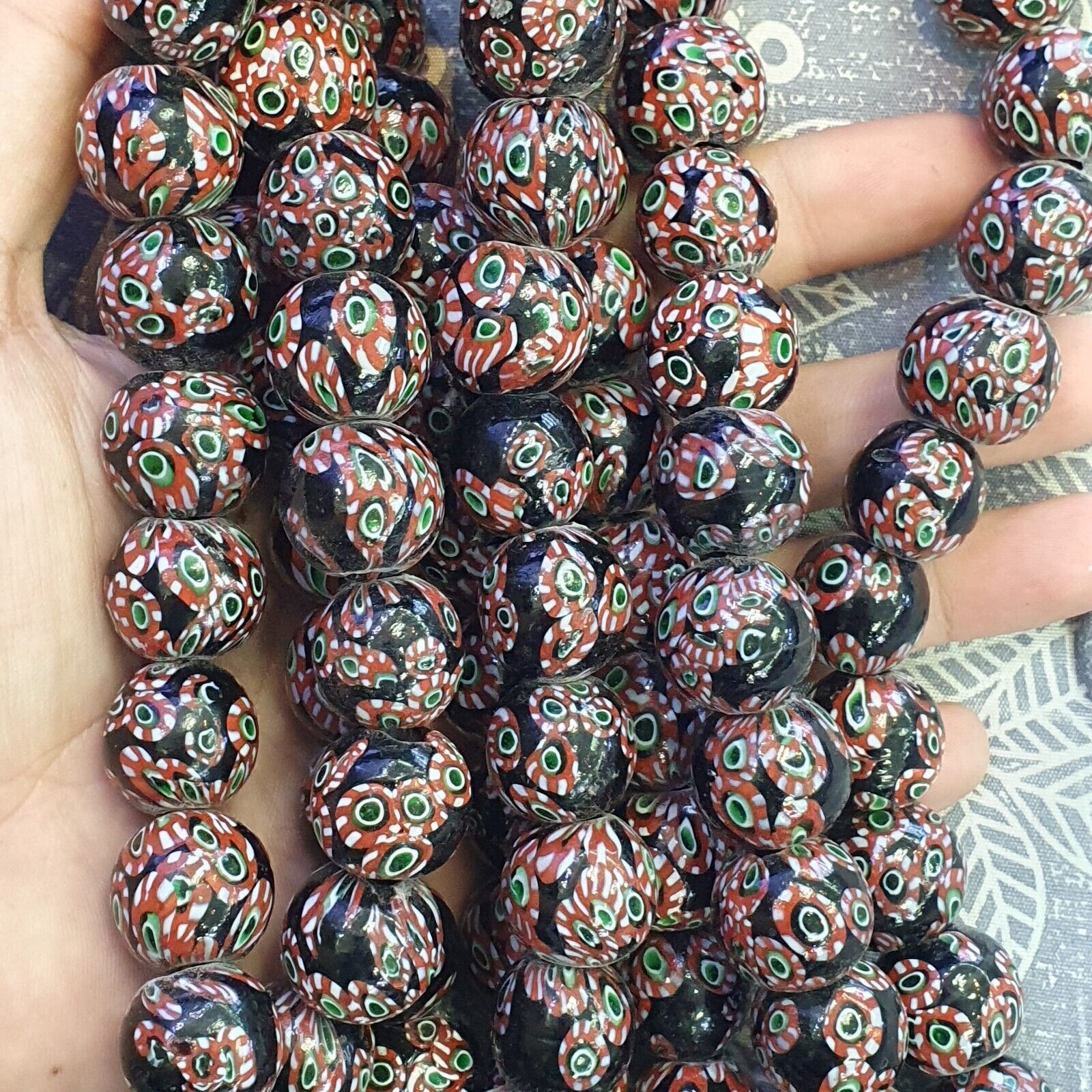 Vintage Vene Beads Unique Pattern Glass Beaded Strand Necklace 18-19mm