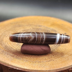 Vintage Old Yemeni Agate Natural Eye Rare pattern Banded Agate Bead  YM-1