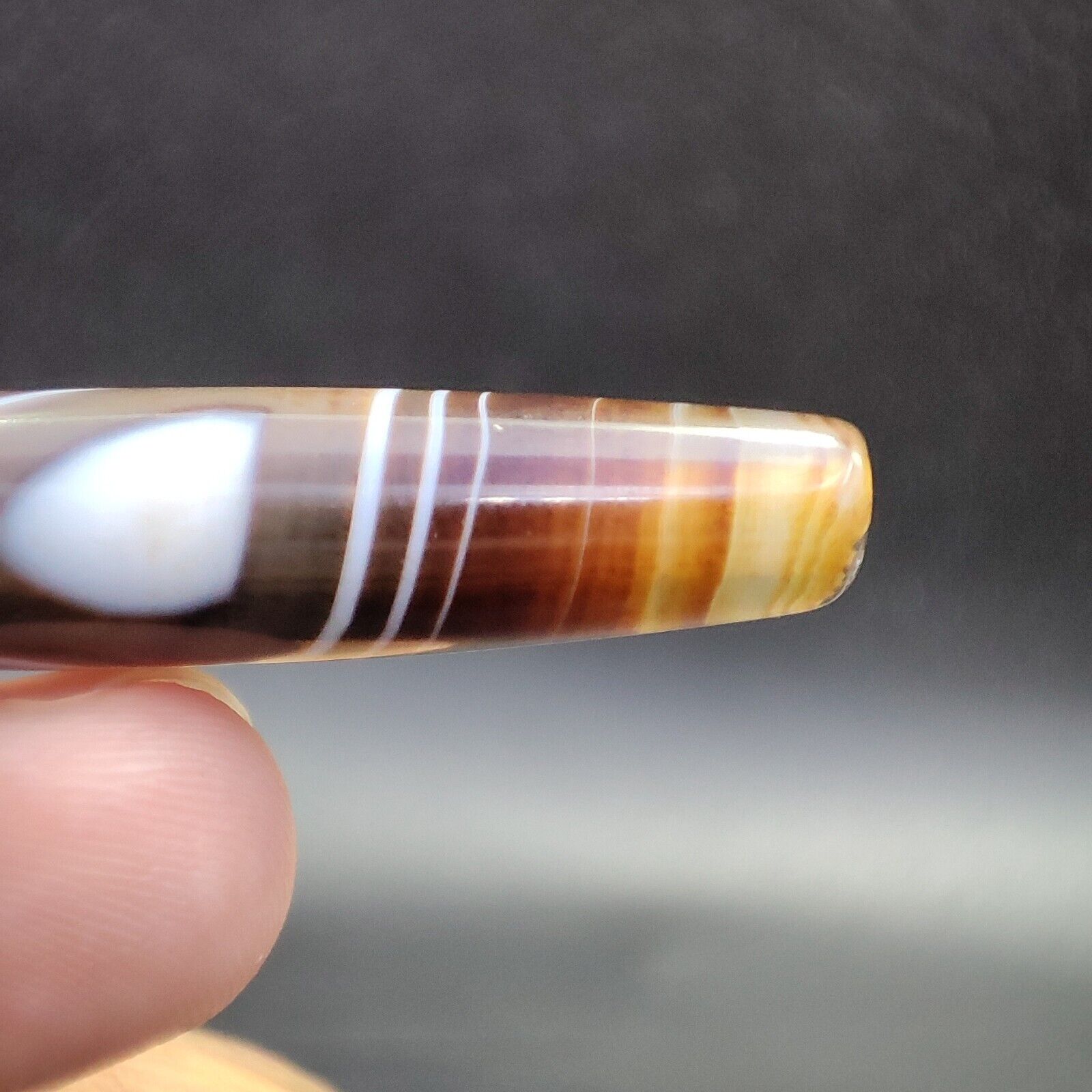 Vintage Old Yemeni Agate Natural Rare pattern Banded Agate Bead  YM-5