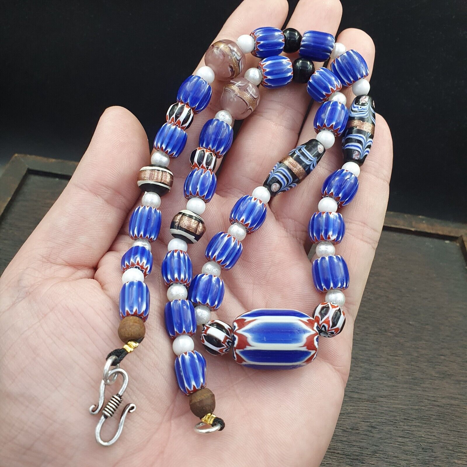 The Timeless Elegance of Venetian Style Blue Chevron Beads Necklace BCN-1