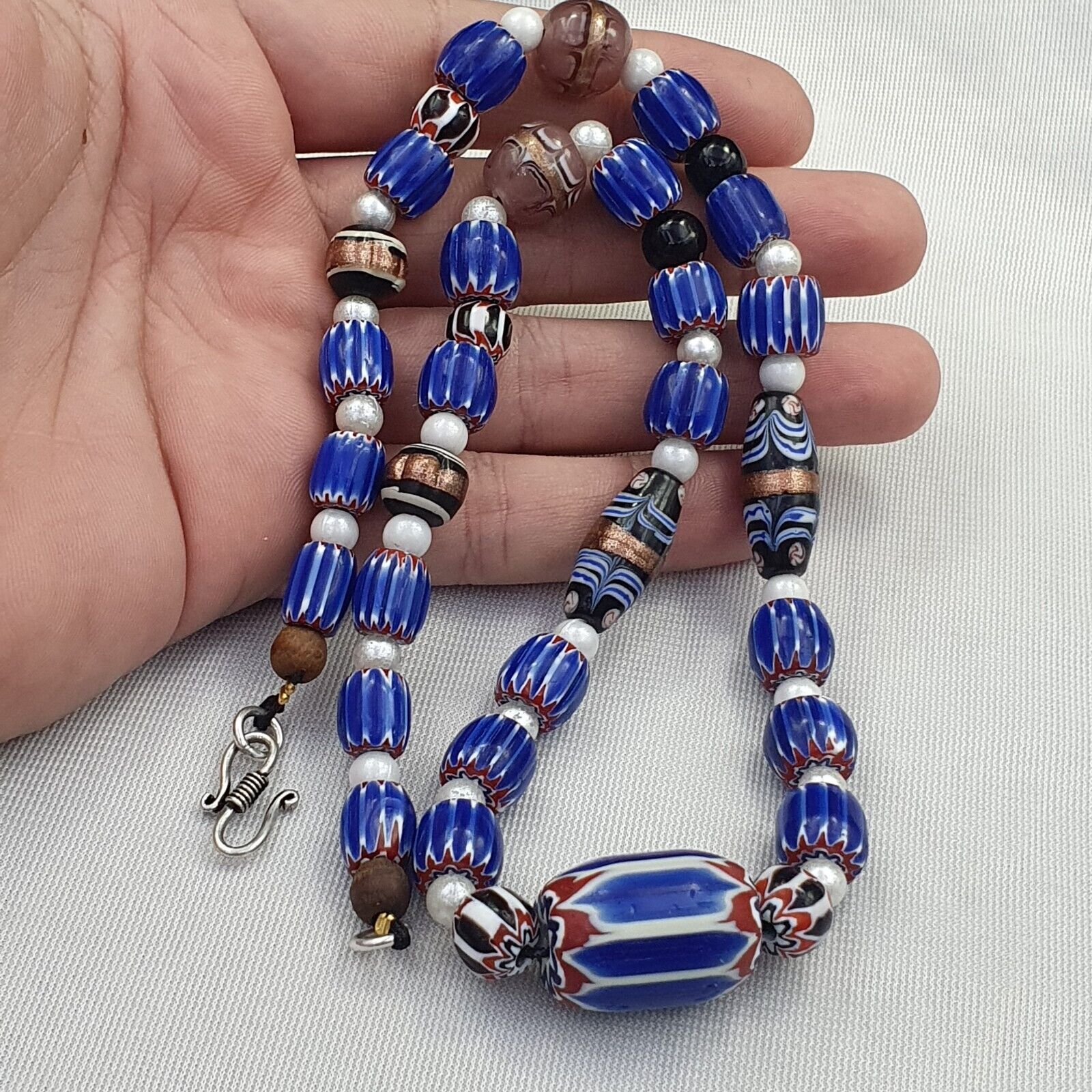 The Timeless Elegance of Venetian Style Blue Chevron Beads Necklace BCN-1