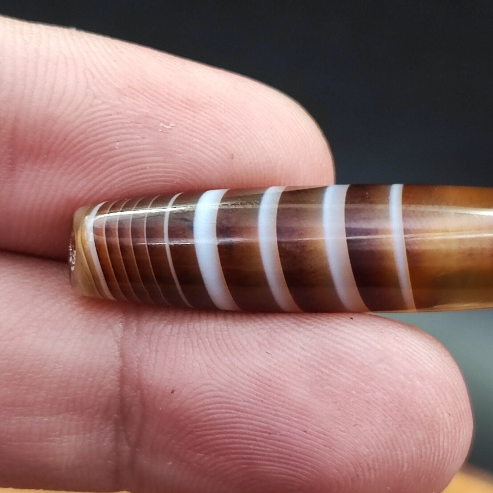 Vintage Old Yemeni Agate Natural Eye Rare pattern Banded Agate Bead  YM-9
