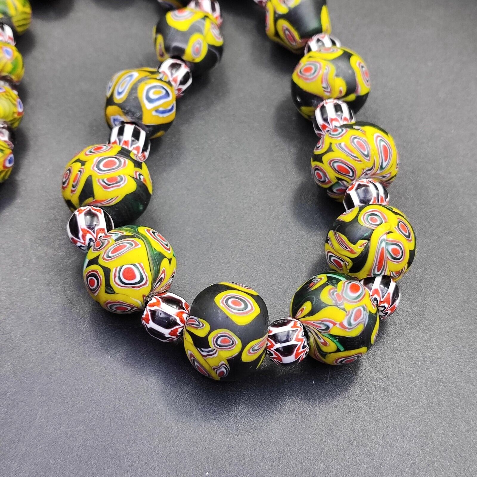 Vintage Venetian Style chevron Old trade Glass Beads Necklace NDS-3