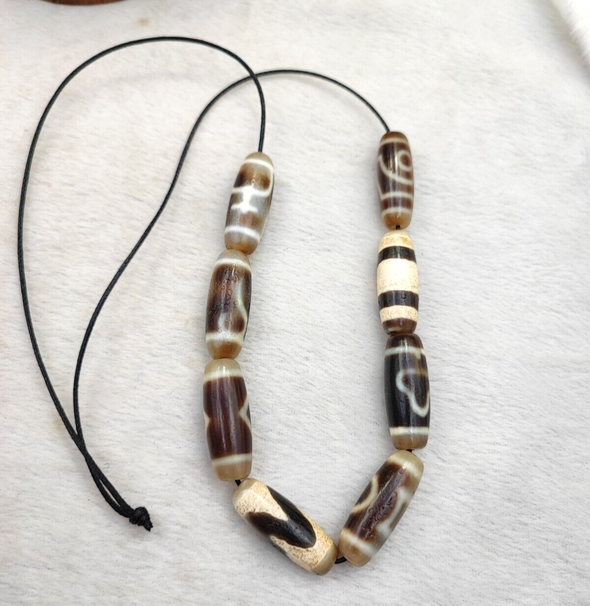 Lot 8 Sacred Treasures: Unveiling the Mystique of Tibetan Antique Dzi Beads