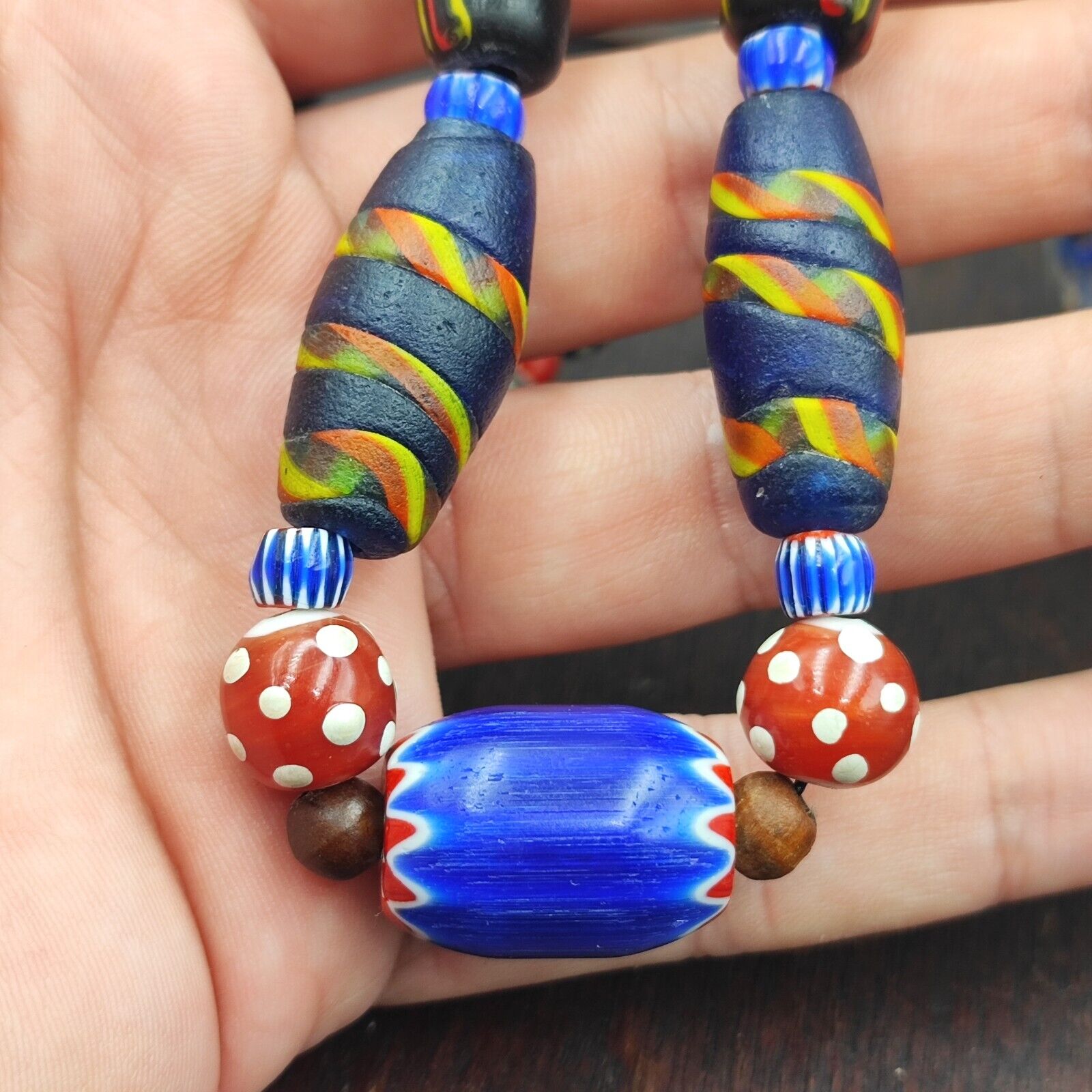 Vintage Venetian Style Chevron Feather Skunk Mix Glass Beads Necklace MX-24
