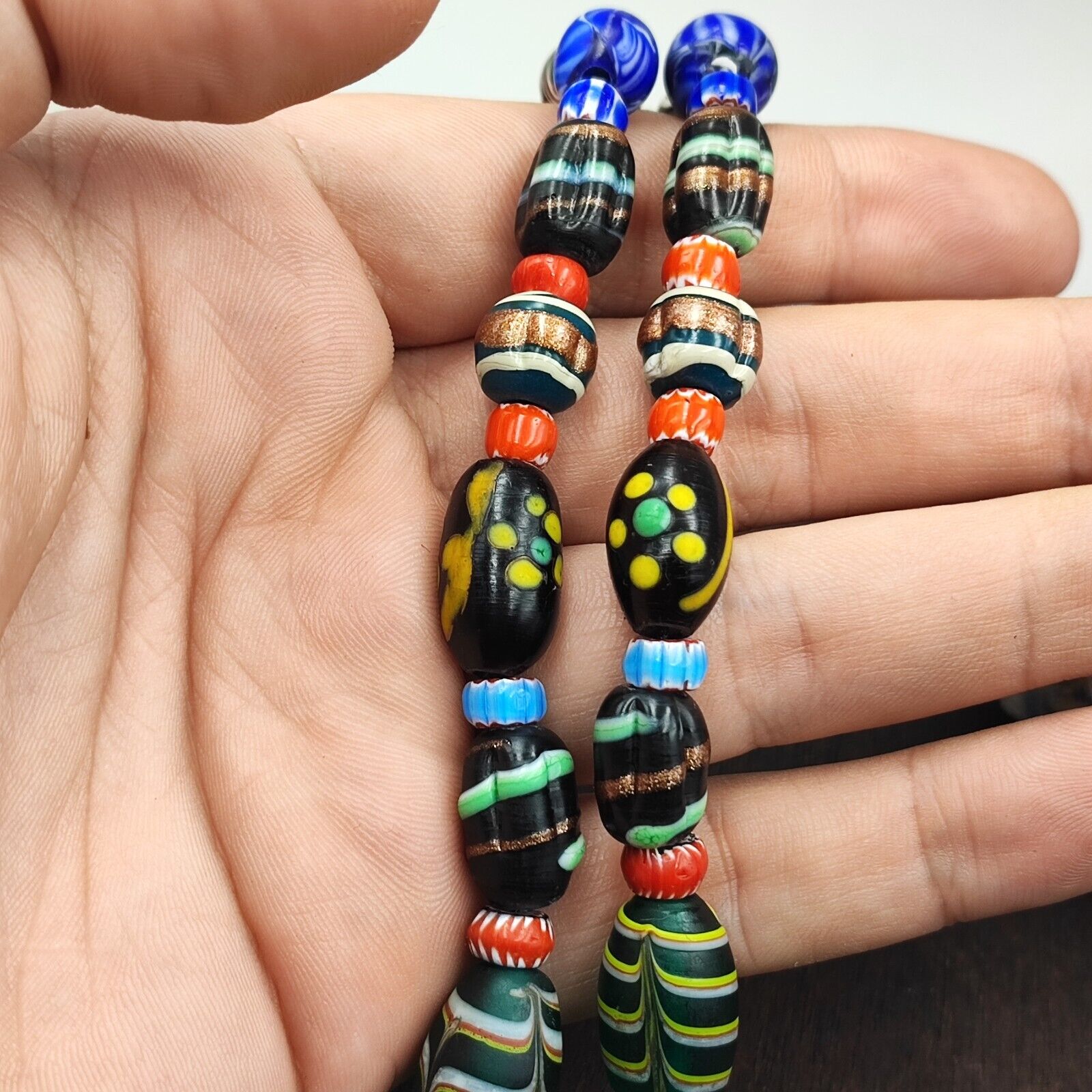Vintage Venetian Style Chevron Feather Skunk Mix Glass Beads Necklace MX-24