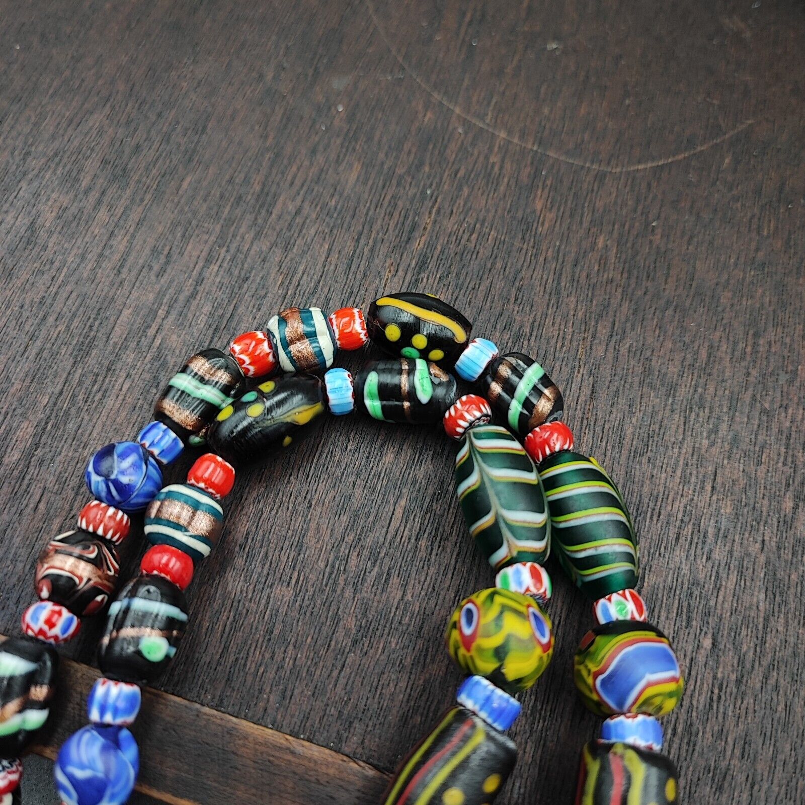 Vintage Venetian Style Chevron Feather Skunk Mix Glass Beads Necklace MX-24