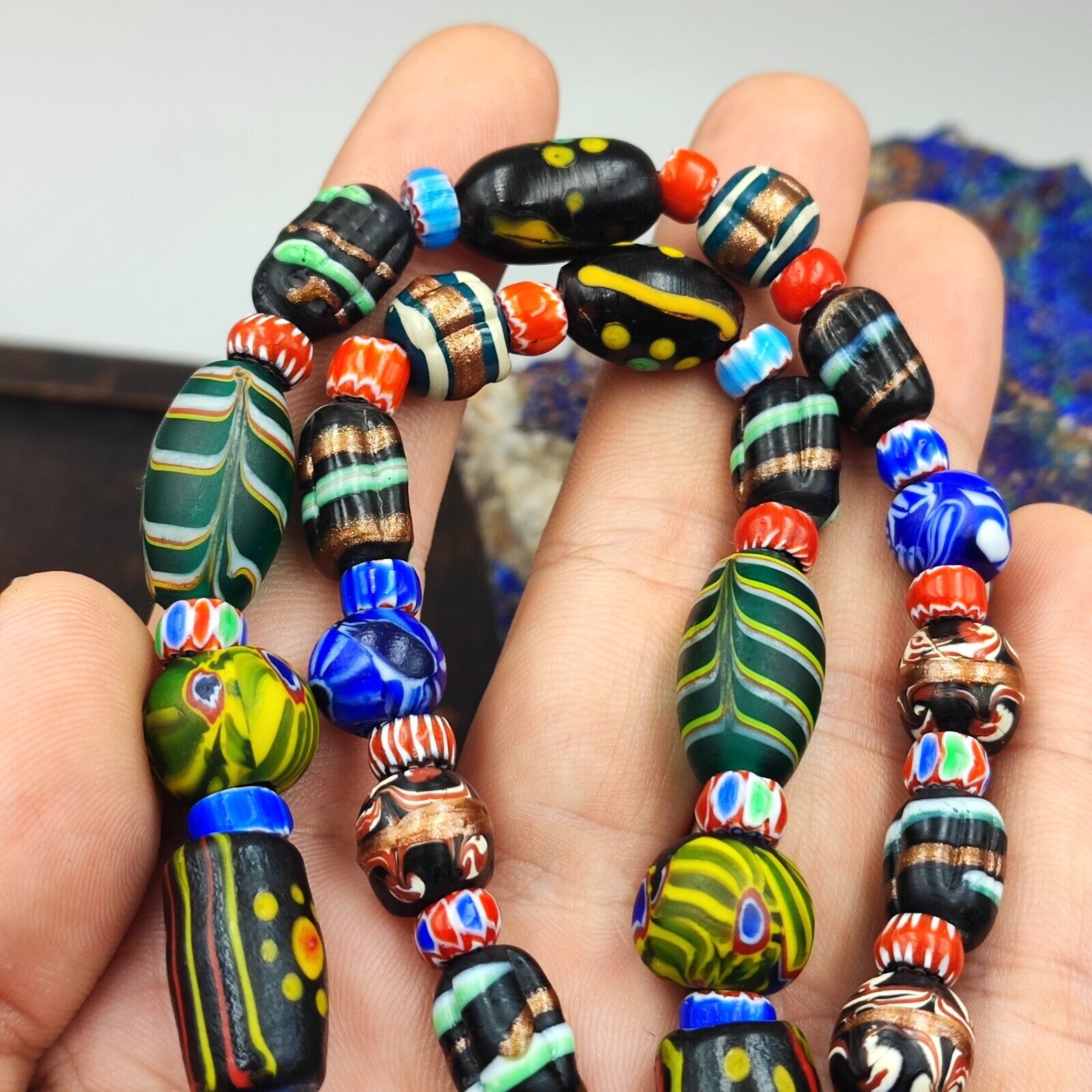 Vintage Venetian Style Chevron Feather Skunk Mix Glass Beads Necklace MX-24