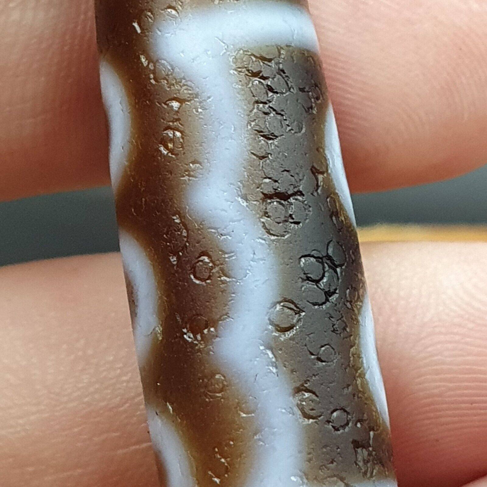 Vintage Old Himalayan Indo Tibetan 5 Eyes pattern Dzi Amulet Pendant Bead B25