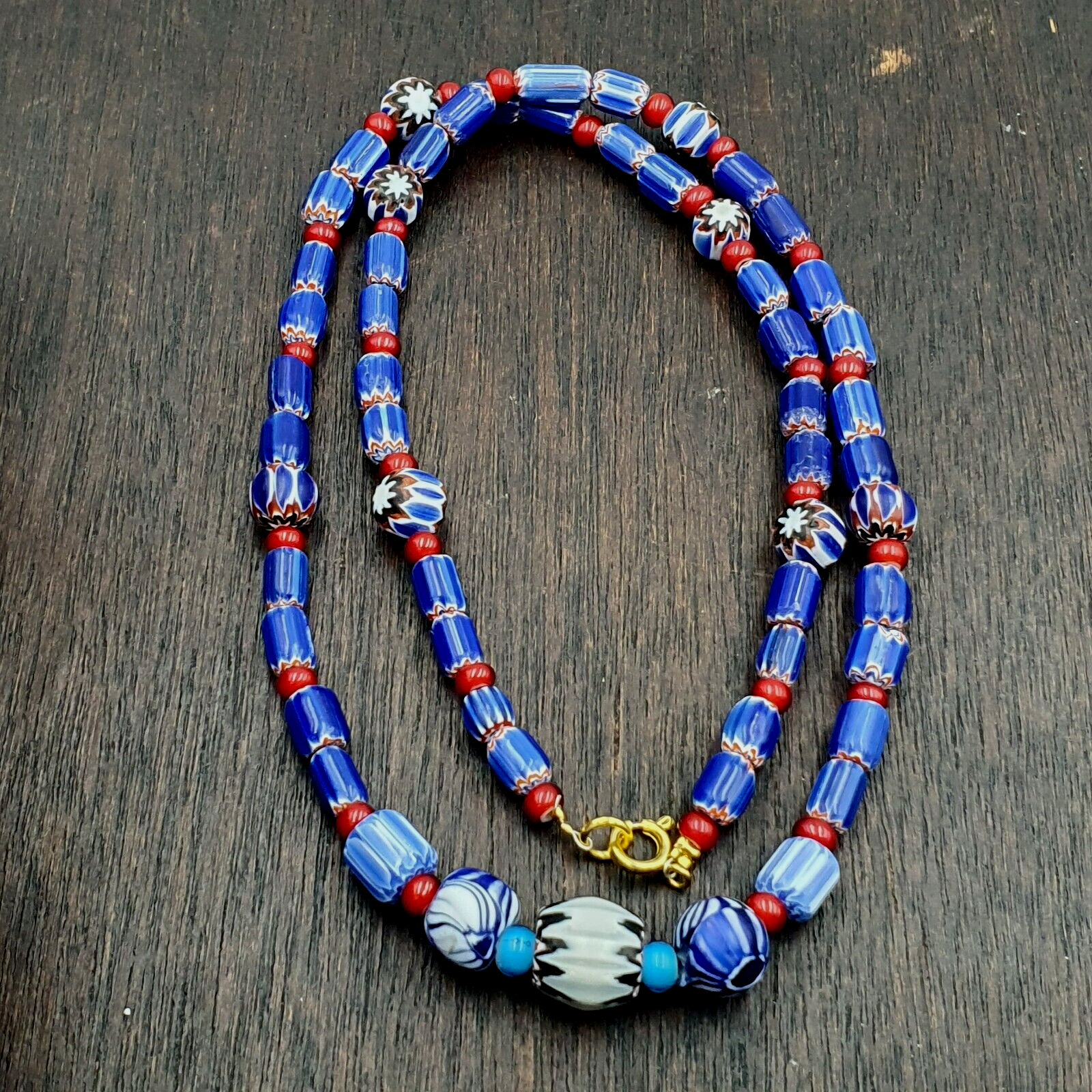 Vintage Chevron and White Heart Venetian Multilayers Glass Beads Necklace N-91