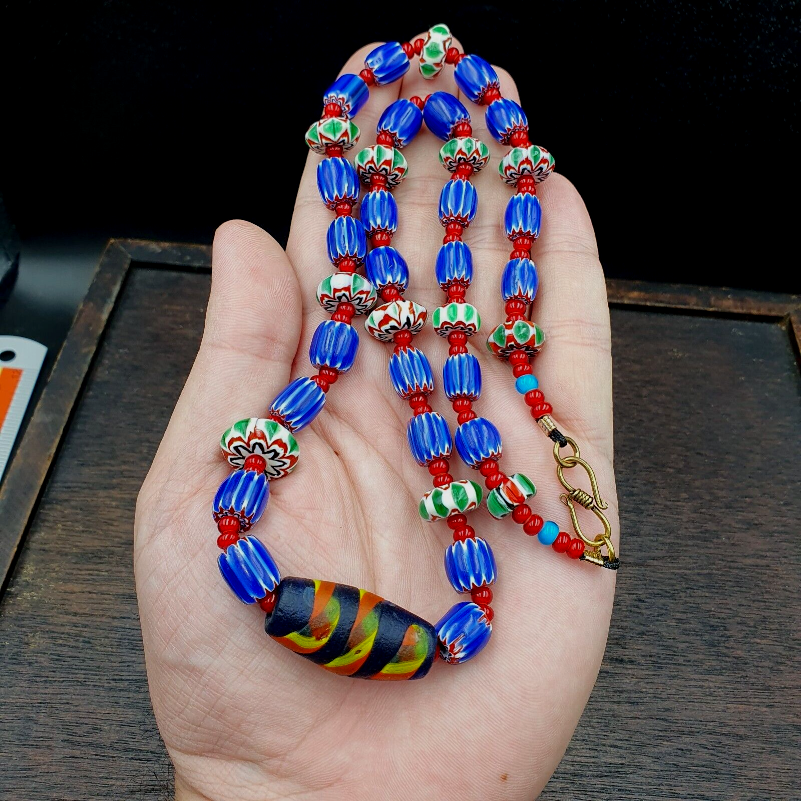 Vintage white heart Venetian Style Blue Chevron Glass Beads necklace N9-10