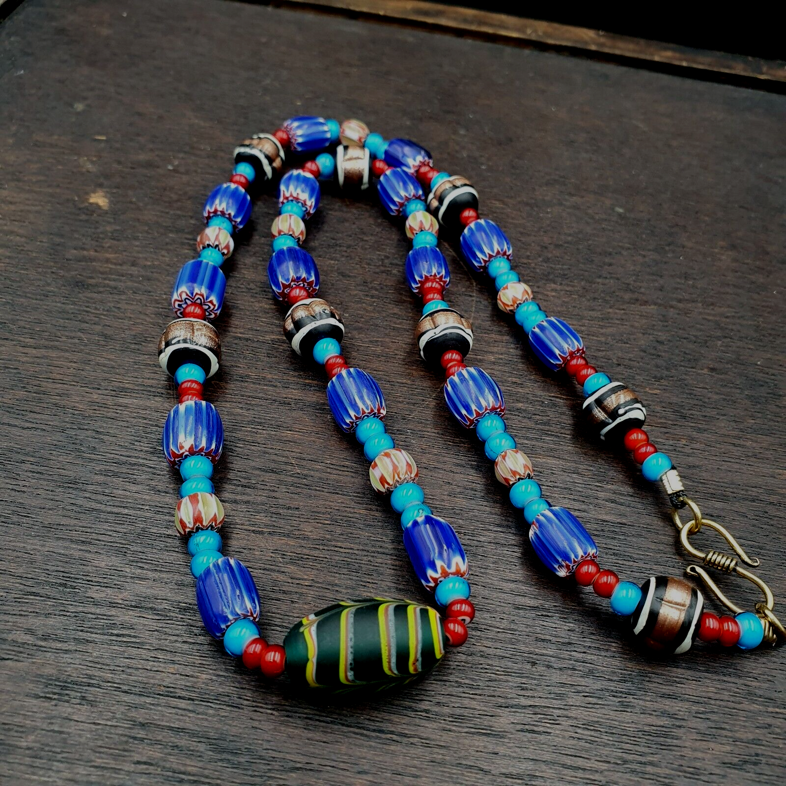 Antique white heart Venetian Style Blue Chevron Glass Beads necklace N9-9