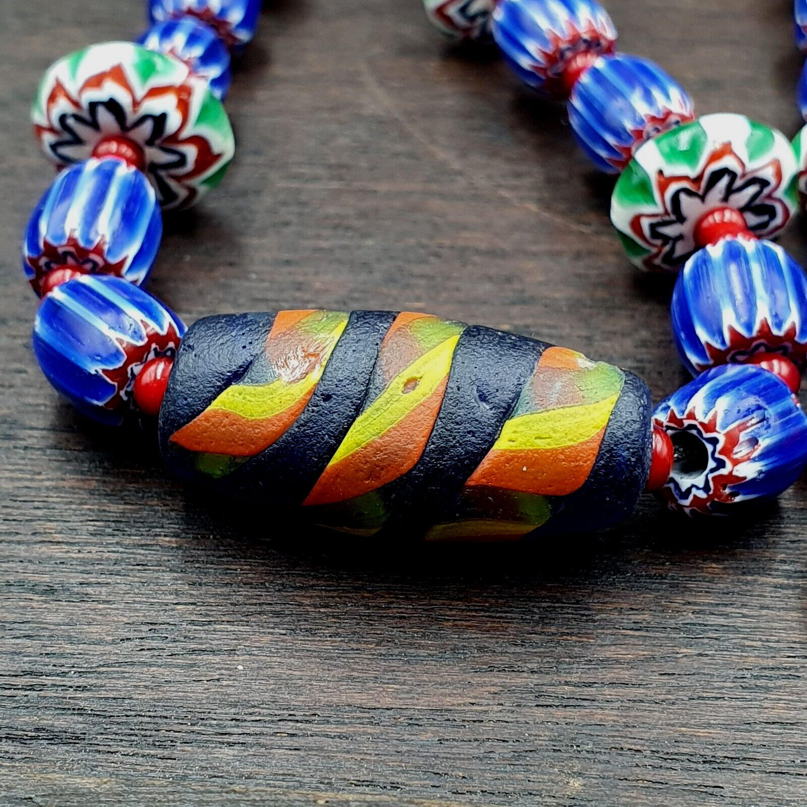 Vintage white heart Venetian Style Blue Chevron Glass Beads necklace N9-10