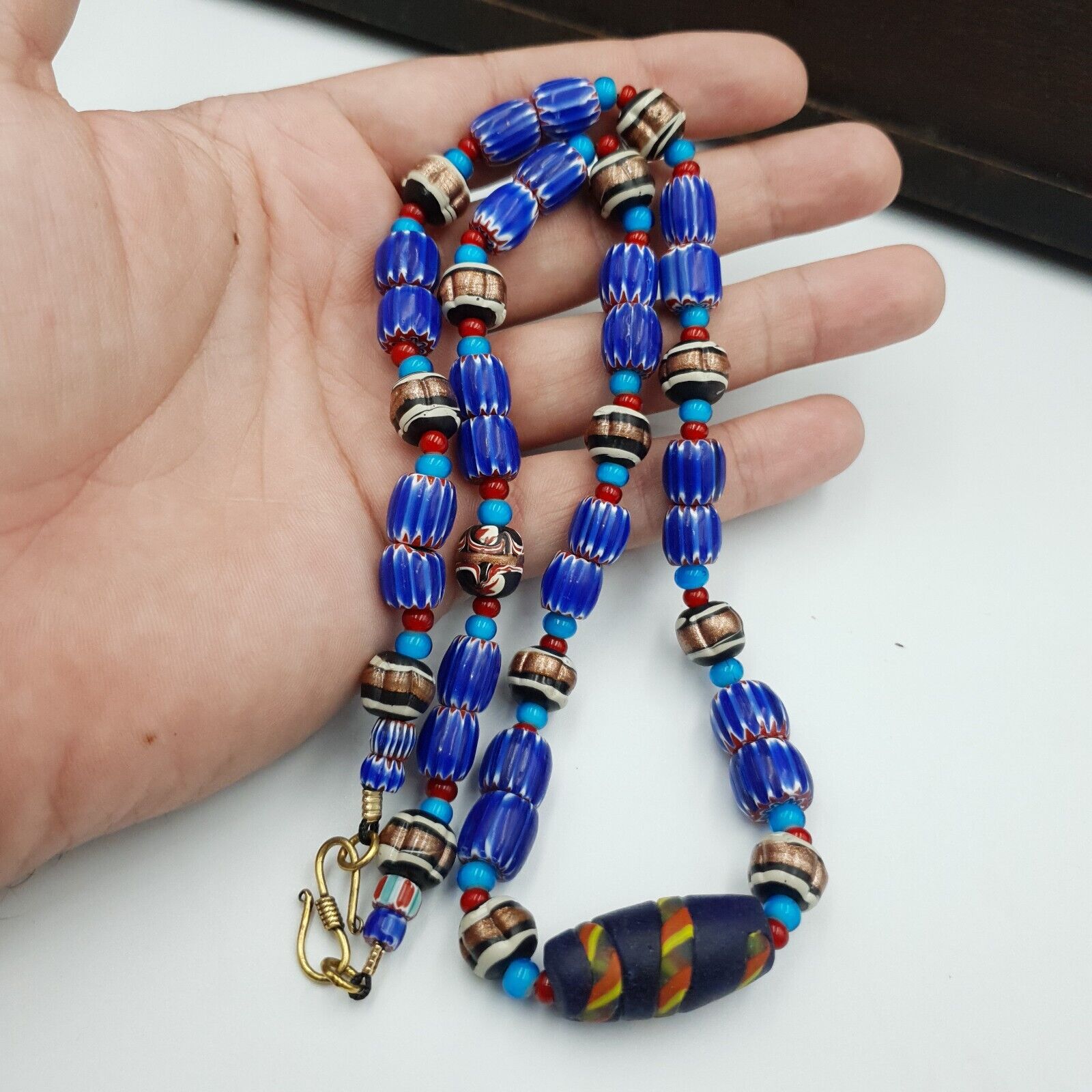 Antique white heart Venetian Style Blue Chevron Glass Beads necklace N9-5