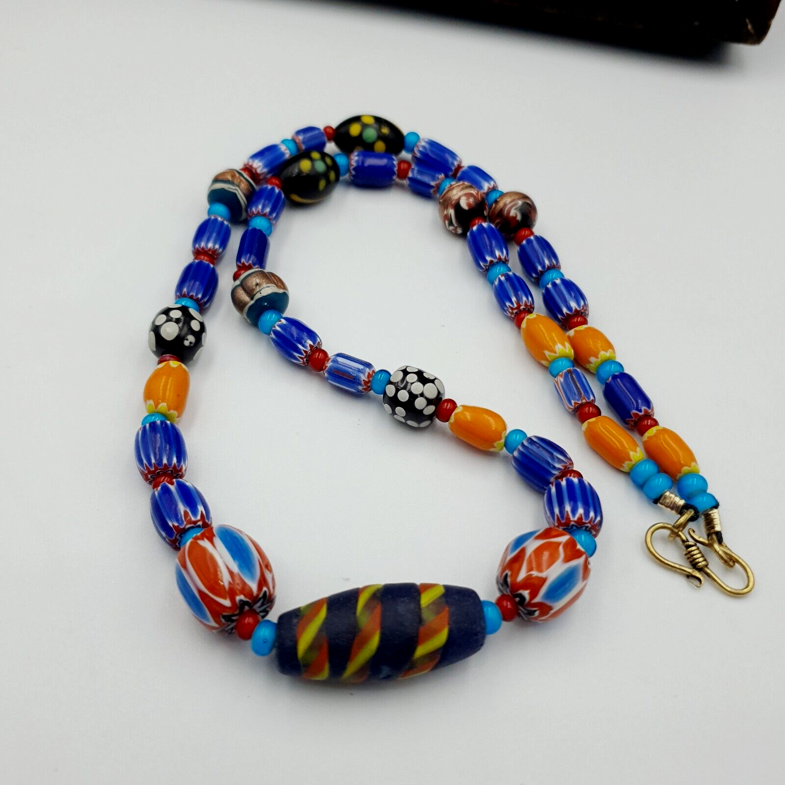 Antique white heart Venetian Style Blue Chevron Glass Beads necklace N9-7