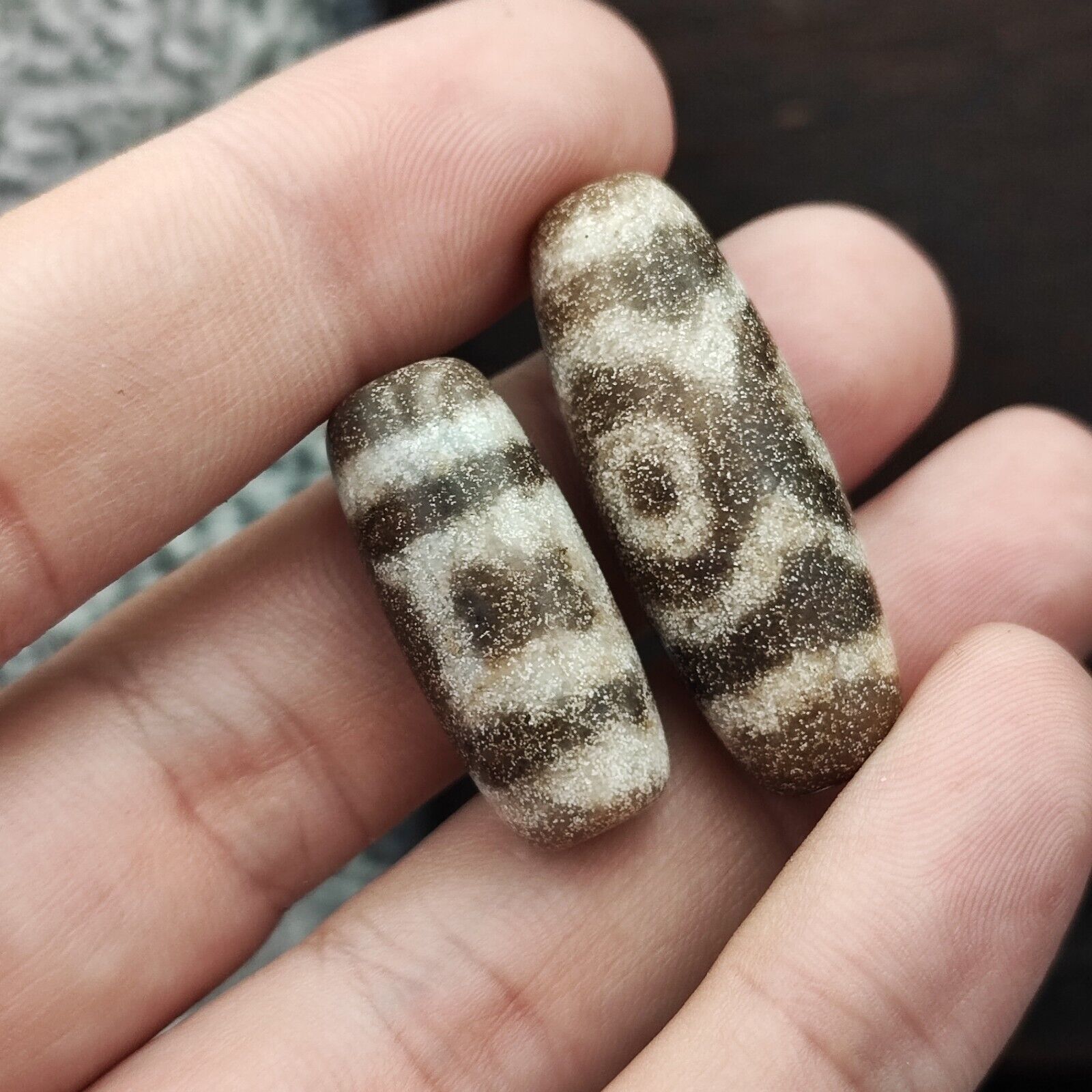 lot 2 Old Indo Tibetan multi eyes stone Dzi Bead Amulet