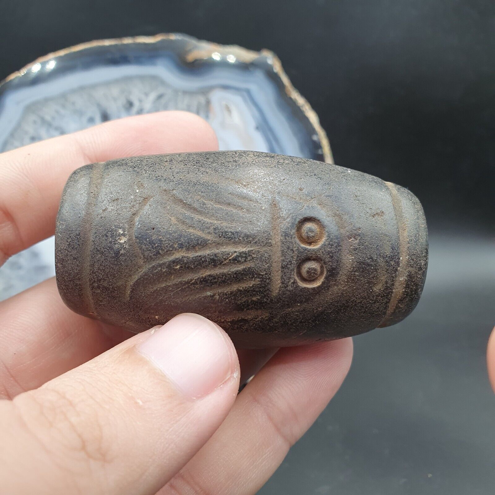 Antique Black Magnetic Stone mysterious animal carving Stone Bead Amulet MG-9-1