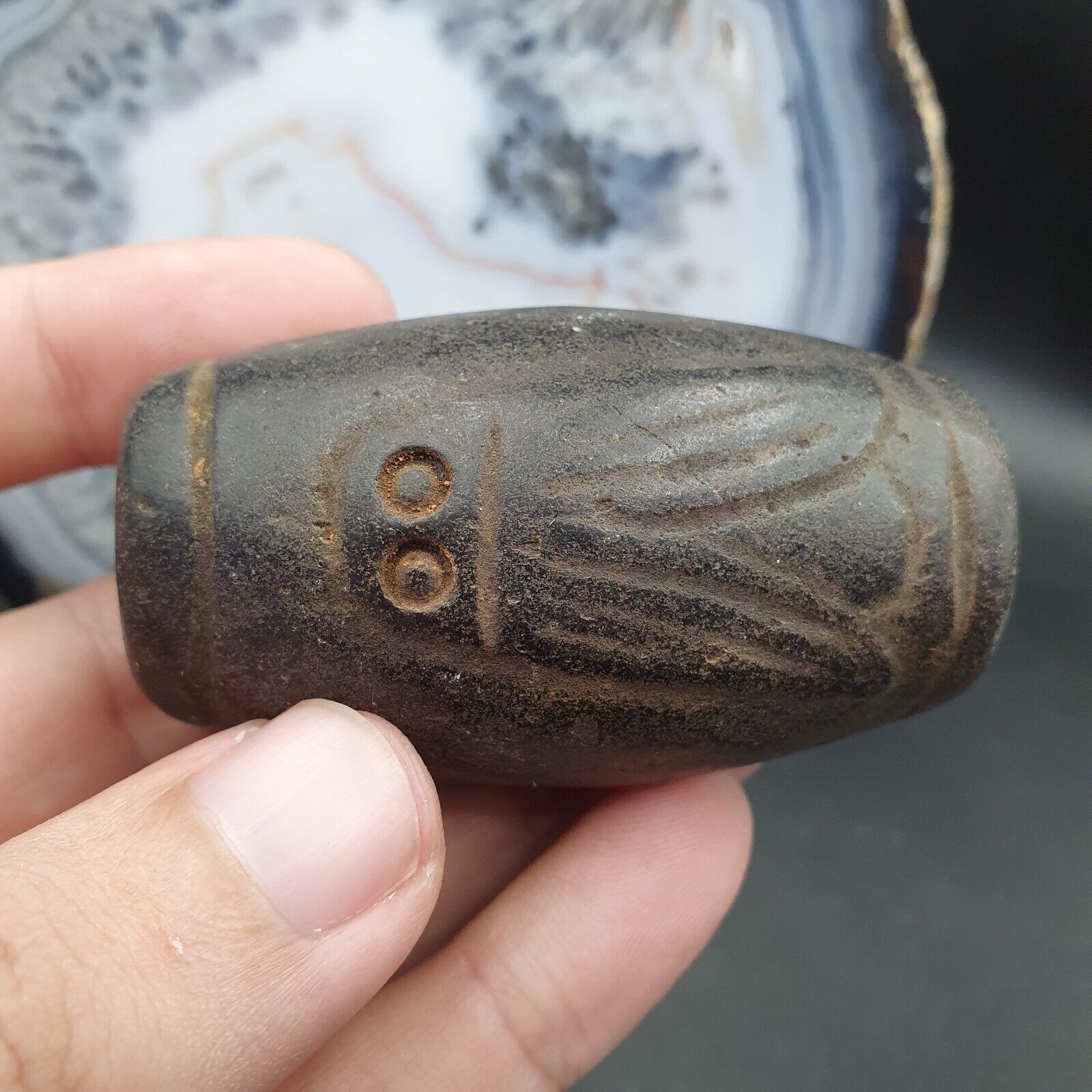 Antique Black Magnetic Stone mysterious animal carving Stone Bead Amulet MG-9-1