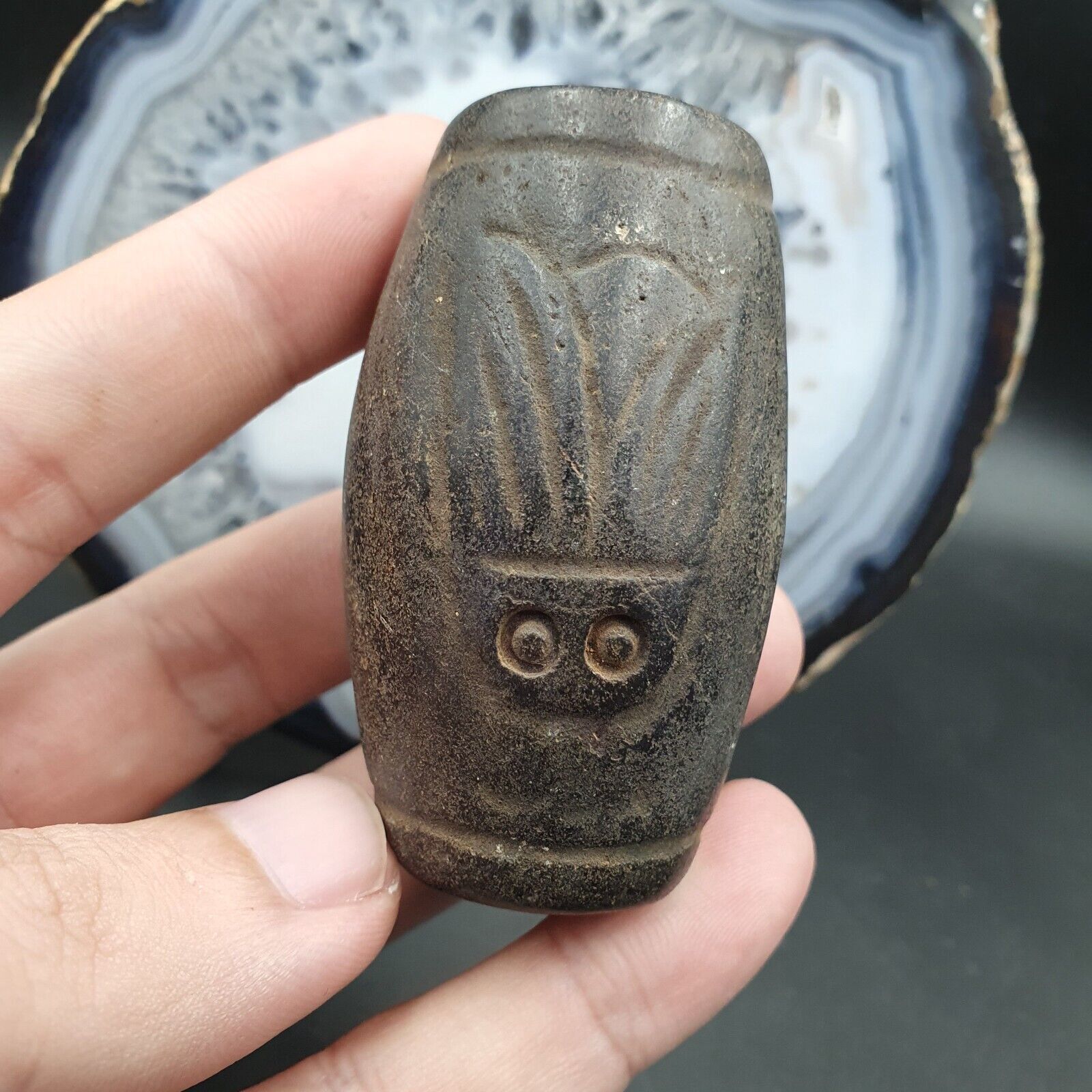 Antique Black Magnetic Stone mysterious animal carving Stone Bead Amulet MG-9-1