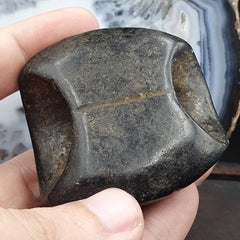 Antique Black Magnetic Stone mysterious animal carving Stone Bead Amulet MG-9-2