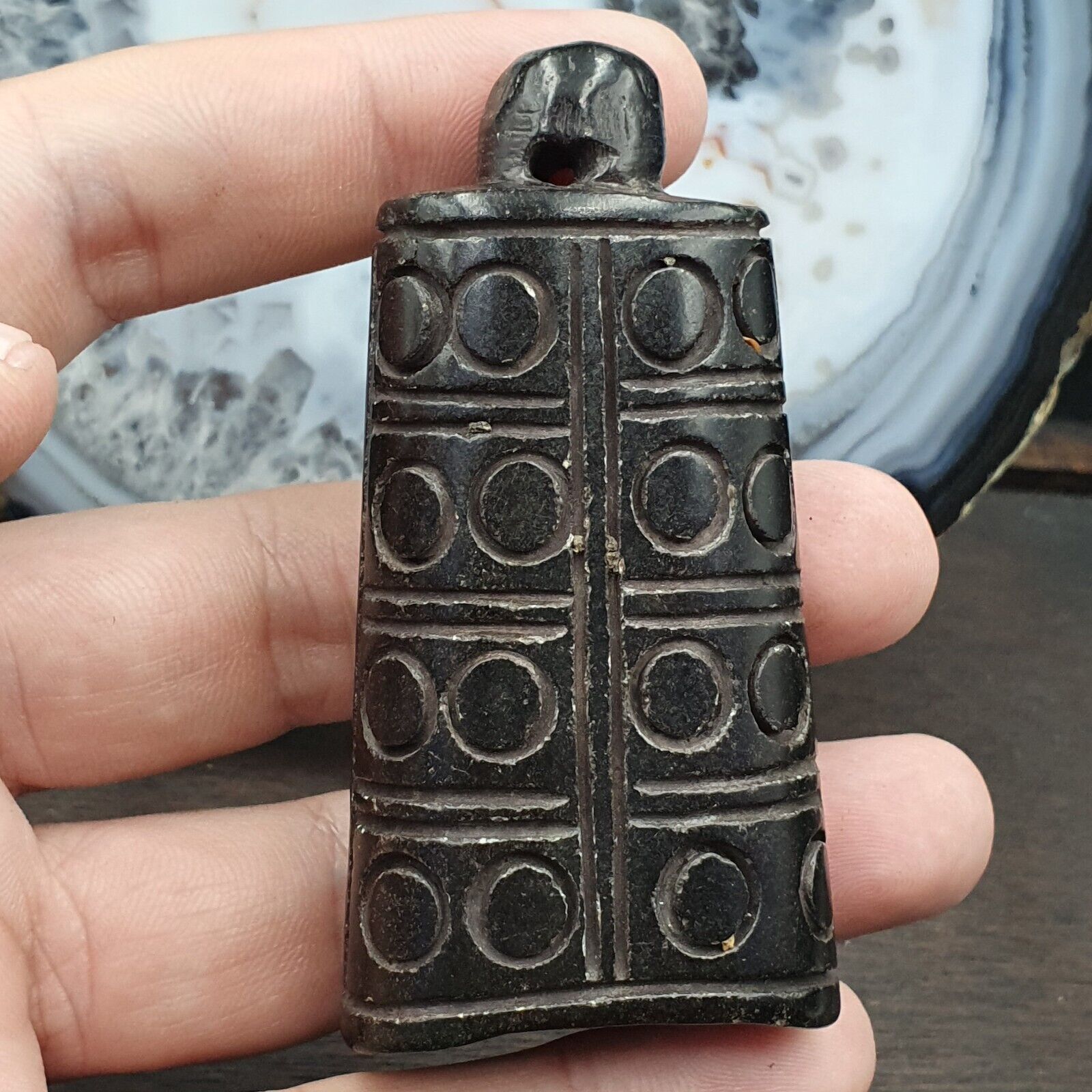 Antique Black Magnetic Stone mysterious animal carving Stone Bead Amulet MG-9-3