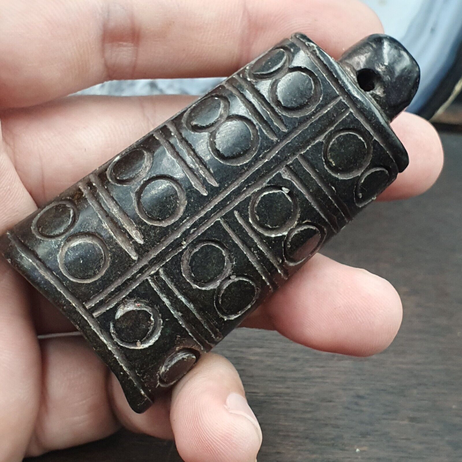 Antique Black Magnetic Stone mysterious animal carving Stone Bead Amulet MG-9-3