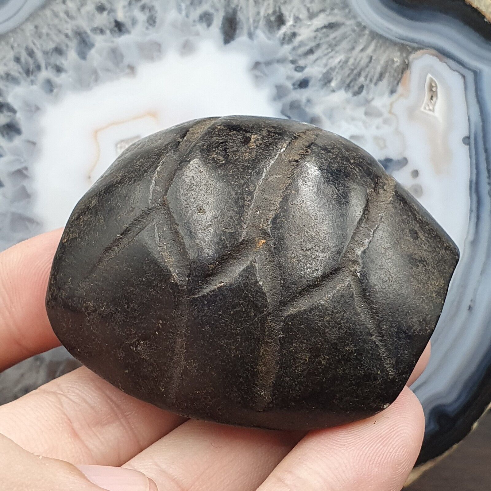 Antique Black Magnetic Stone mysterious animal carving Stone Bead Amulet MG-9-2