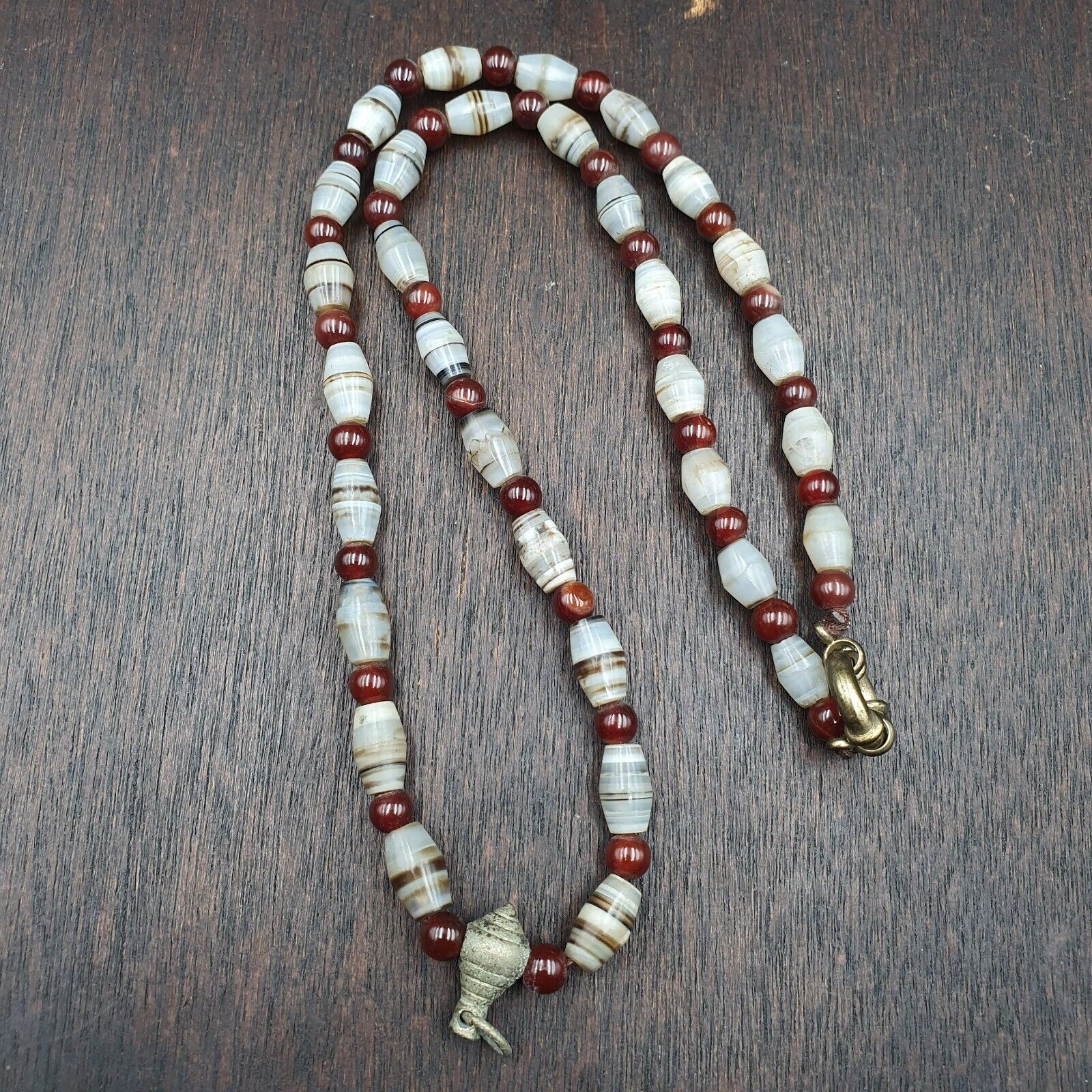 Antique Bactrian White Stripes Agate Middle Eastern Agate Beads necklace