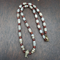 Antique Bactrian White Stripes Agate Middle Eastern Agate Beads necklace