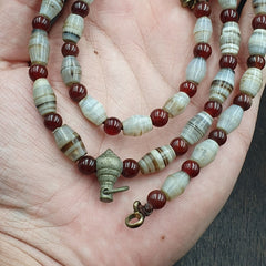 Antique Bactrian White Stripes Agate Middle Eastern Agate Beads necklace