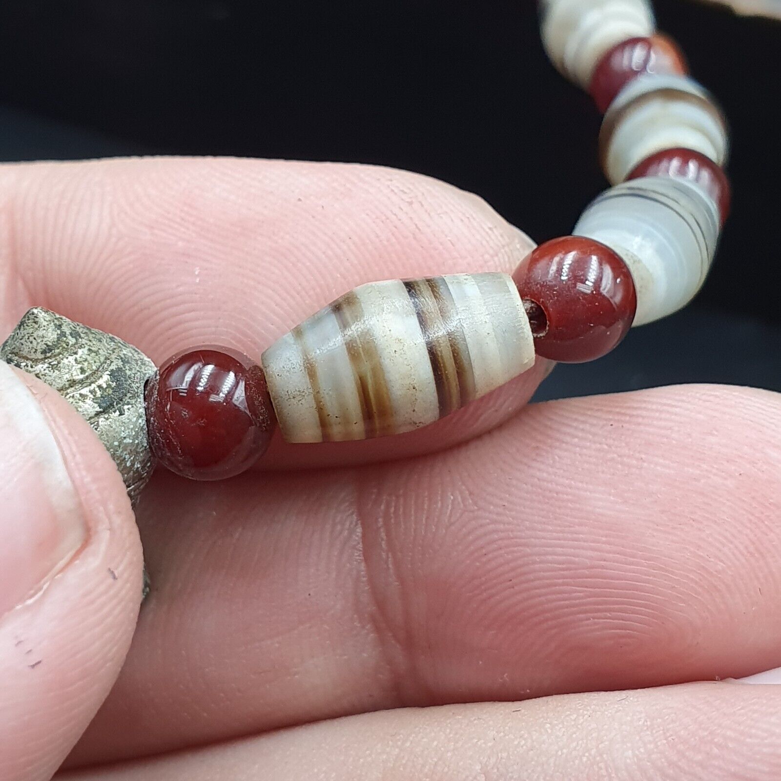Antique Bactrian White Stripes Agate Middle Eastern Agate Beads necklace