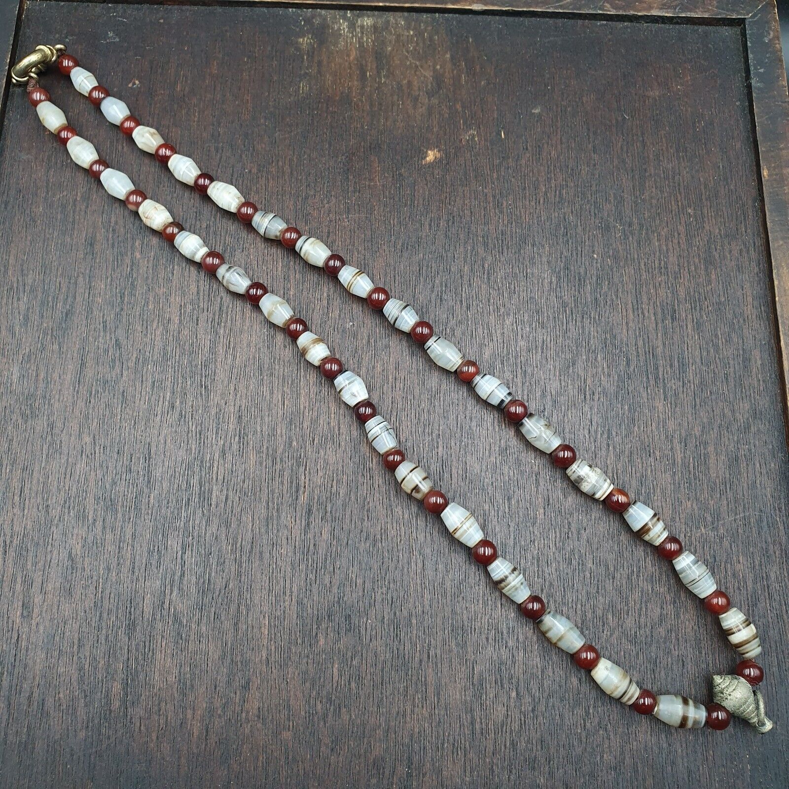 Antique Bactrian White Stripes Agate Middle Eastern Agate Beads necklace