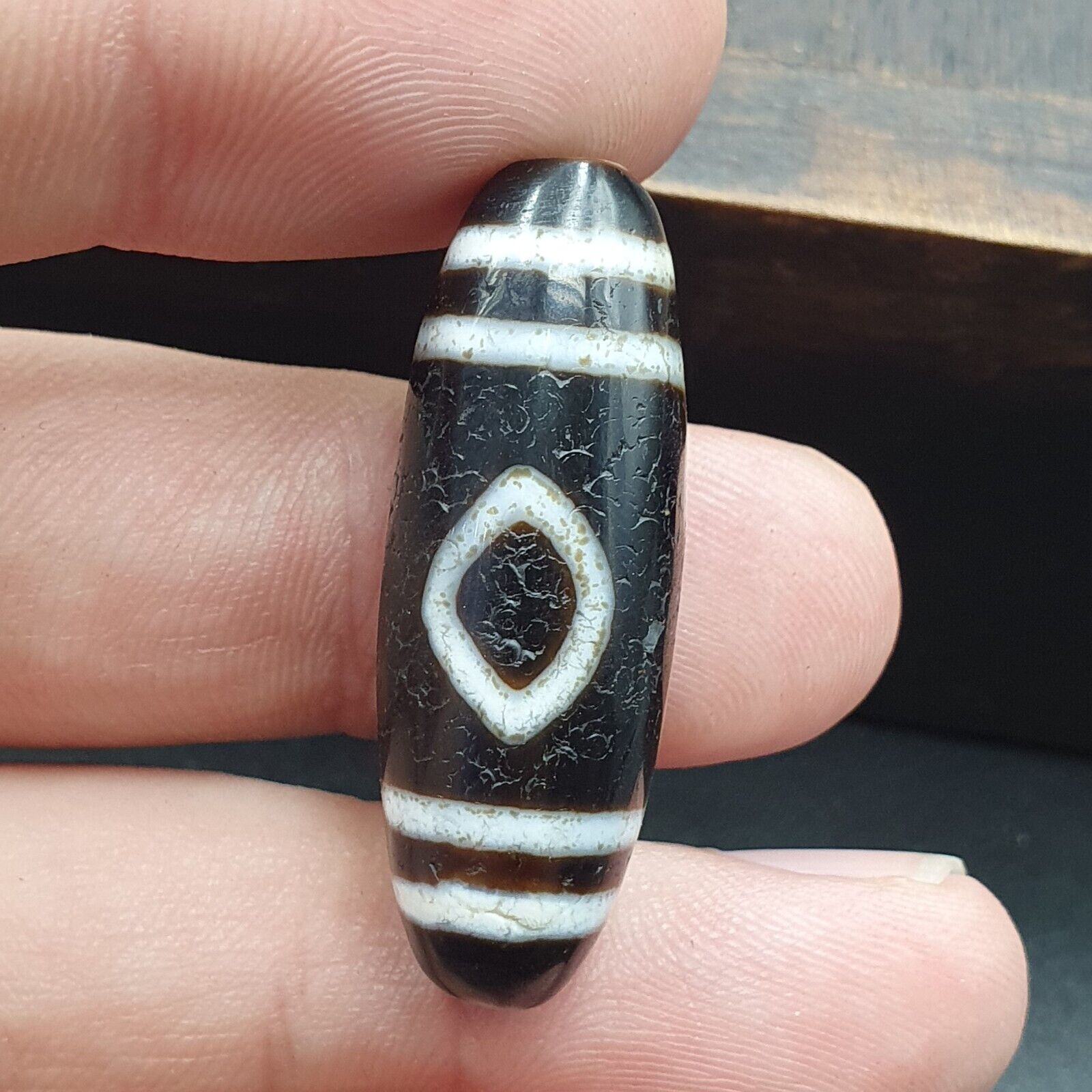 Old Indo Tibetan Agate 3 Diamond Eyes lines Agate stone Dzi Bead Amulet