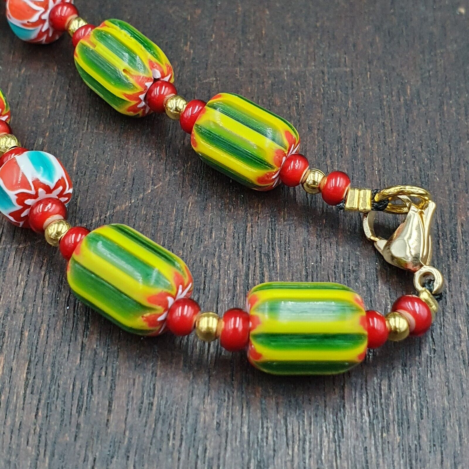 YCH-7 Venetian Style Chevron and White Heart Venetian Beads Necklace
