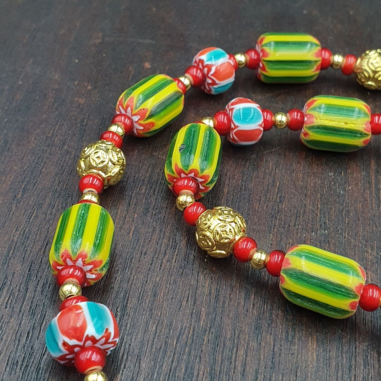 YCH-7 Venetian Style Chevron and White Heart Venetian Beads Necklace