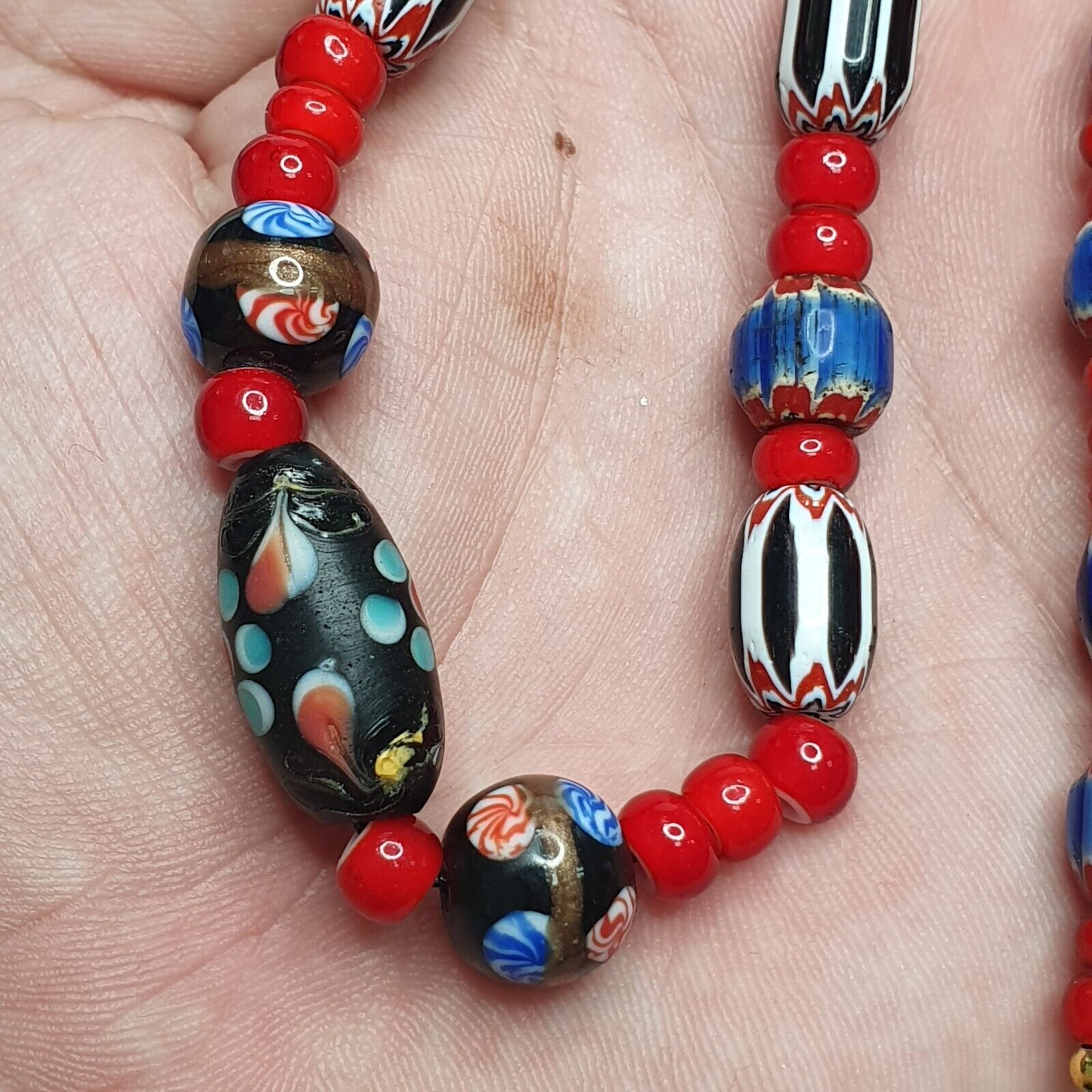 Vintage Chevron Venetian Whiteheart Floral Glass Beads Necklace NC-11-7