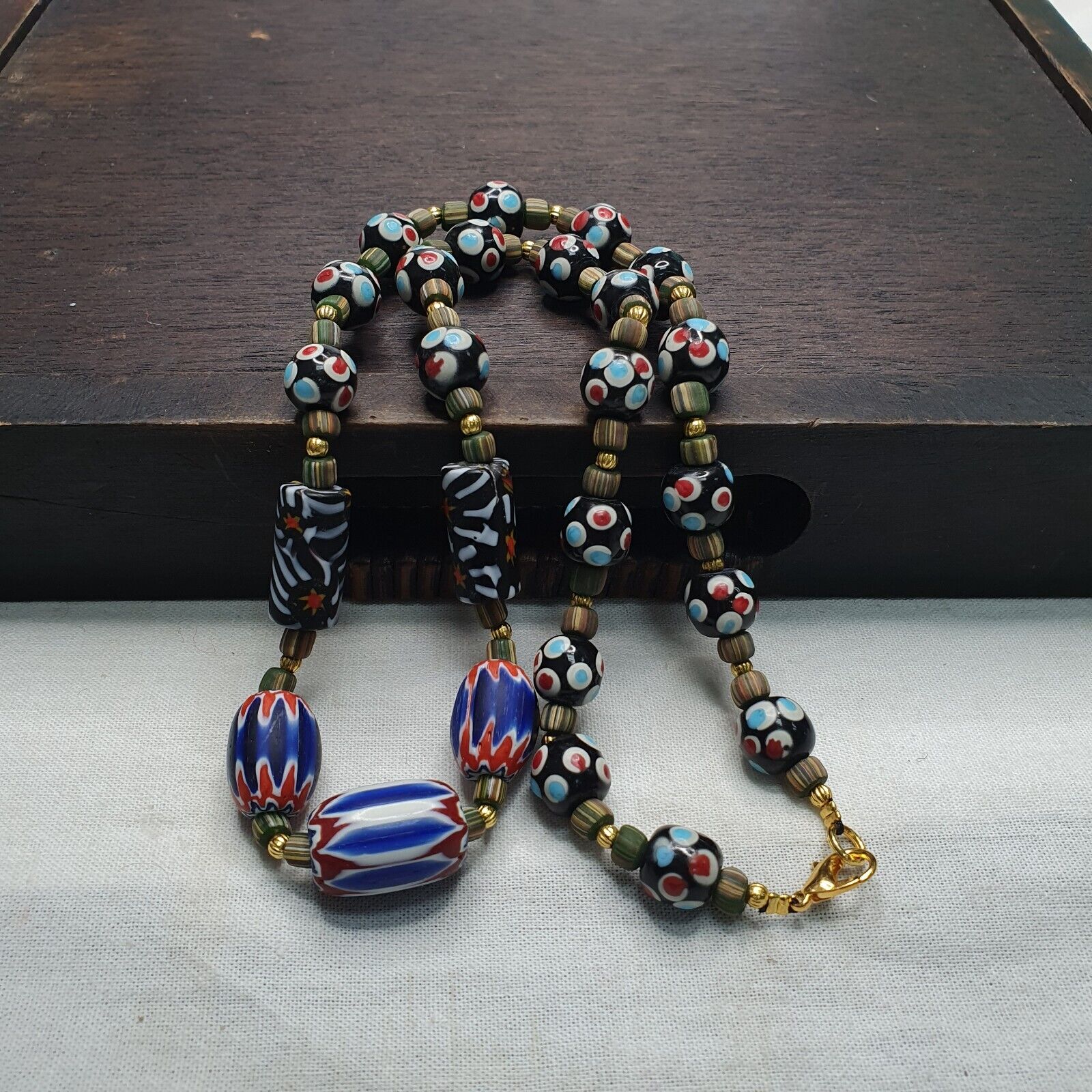 Vintage Venetian Style Chevron Feather Skunk Mix Glass Beads Necklace MX-75