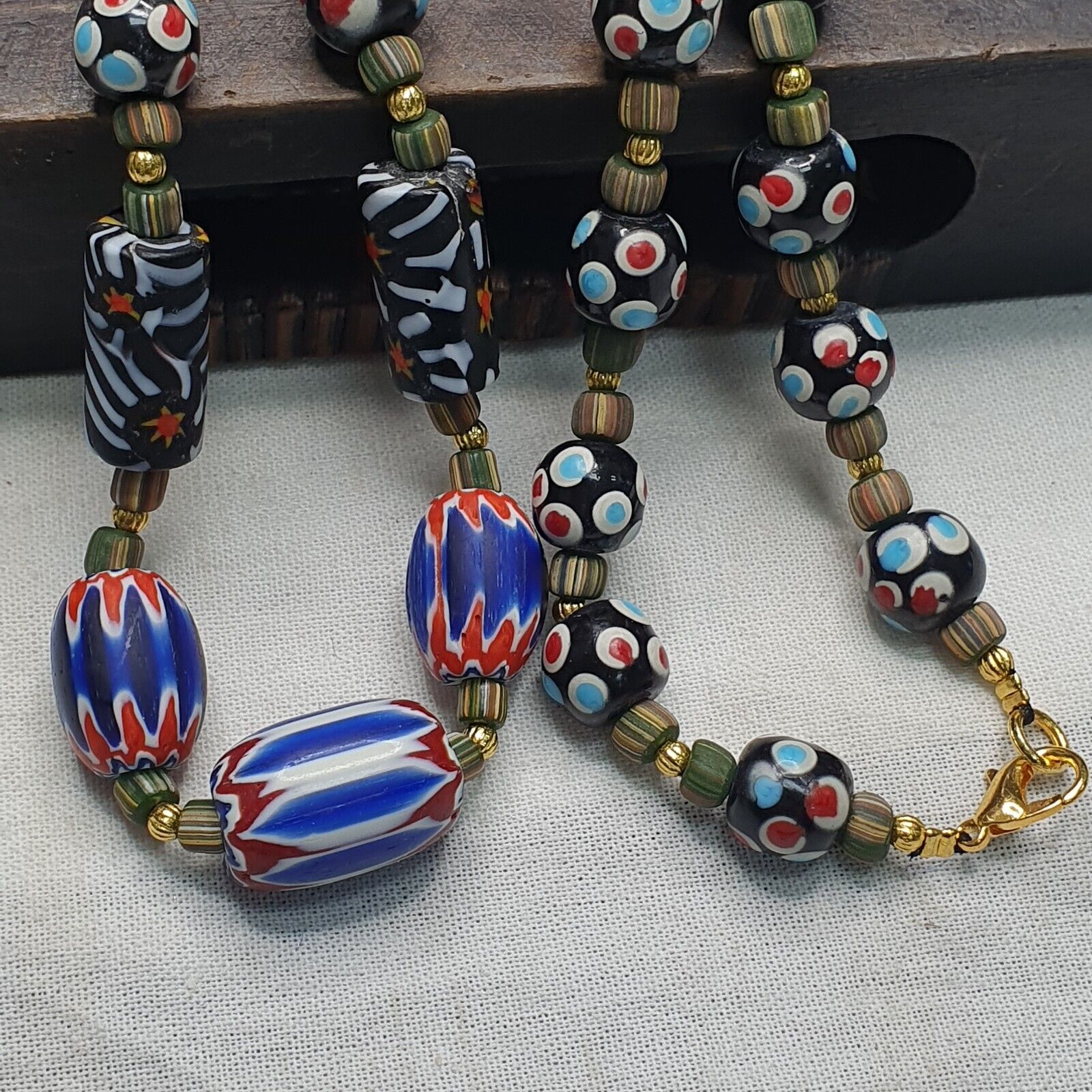 Vintage Venetian Style Chevron Feather Skunk Mix Glass Beads Necklace MX-75