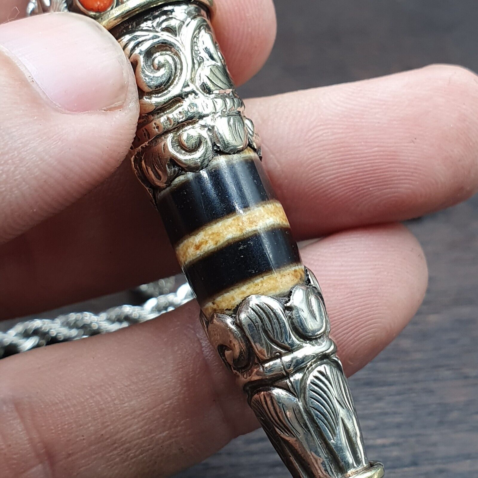 Rare 2 Stripes Tibetan Silver Nepalese Agate bead dzi pendant Necklace