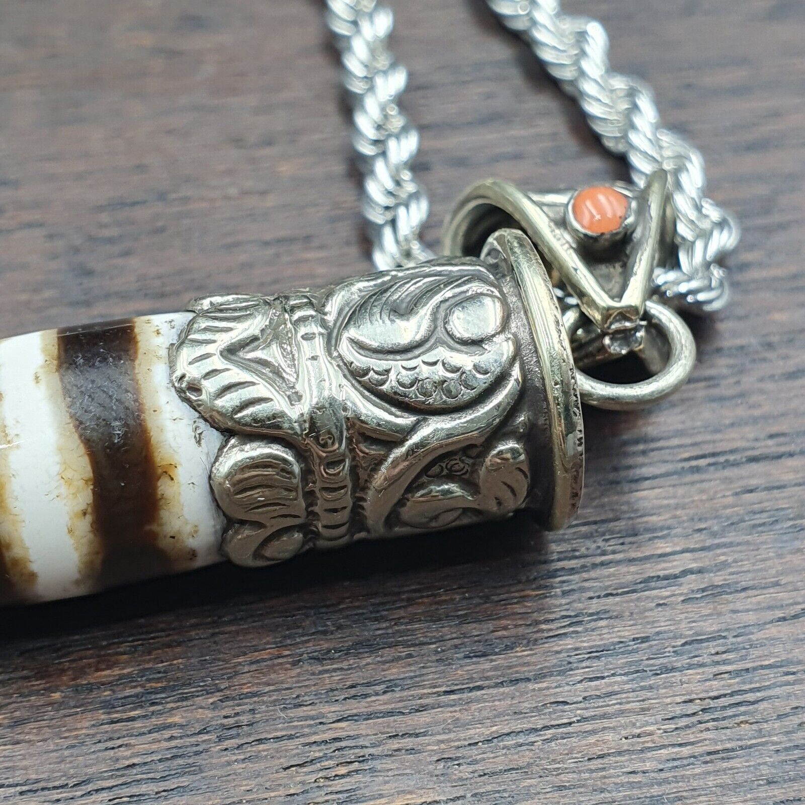 Rare 3 Stripes Tibetan Silver Nepalese Agate bead dzi pendant Necklace