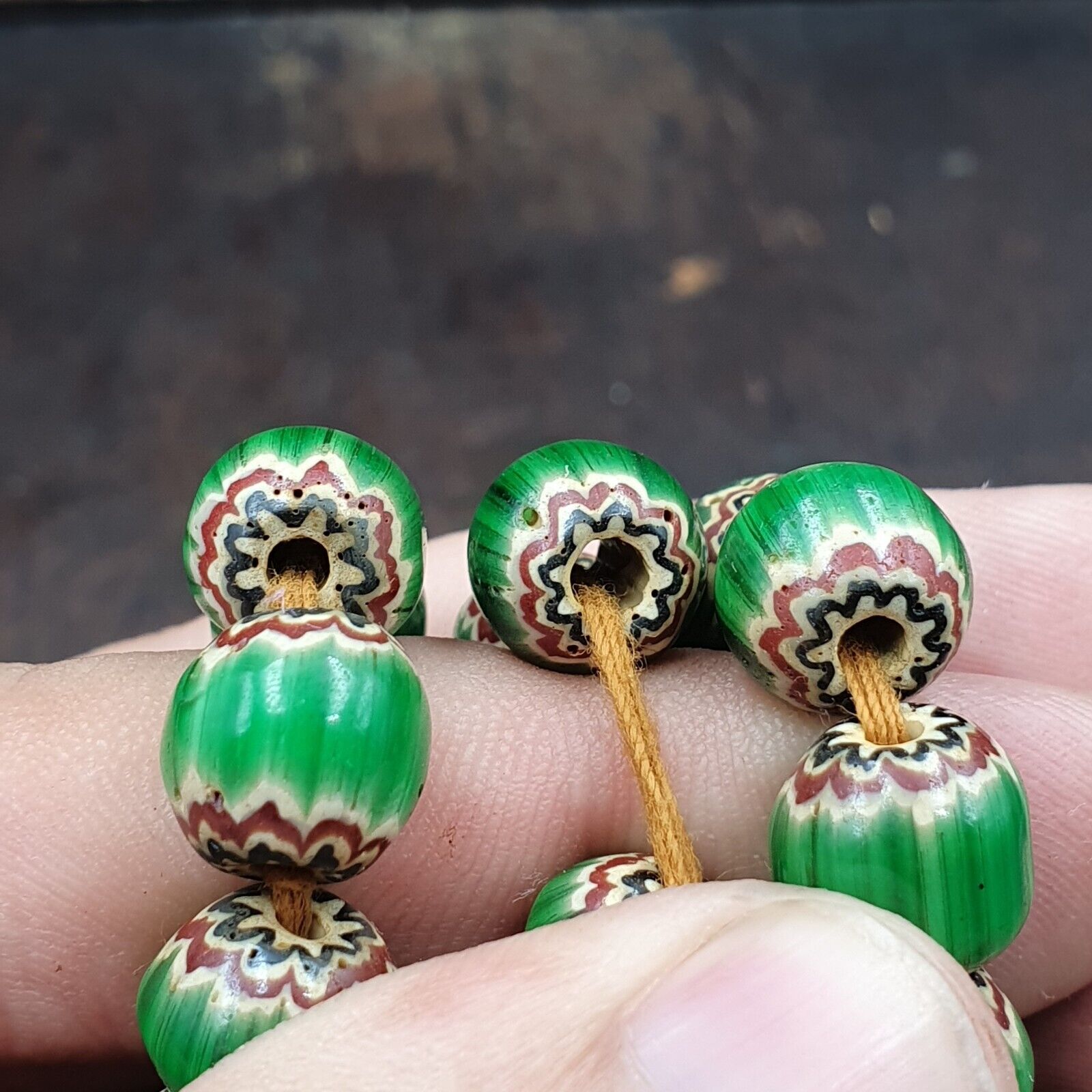 Beautiful Green Red Chevrons venetian Style Beads African Necklace 10-11mm
