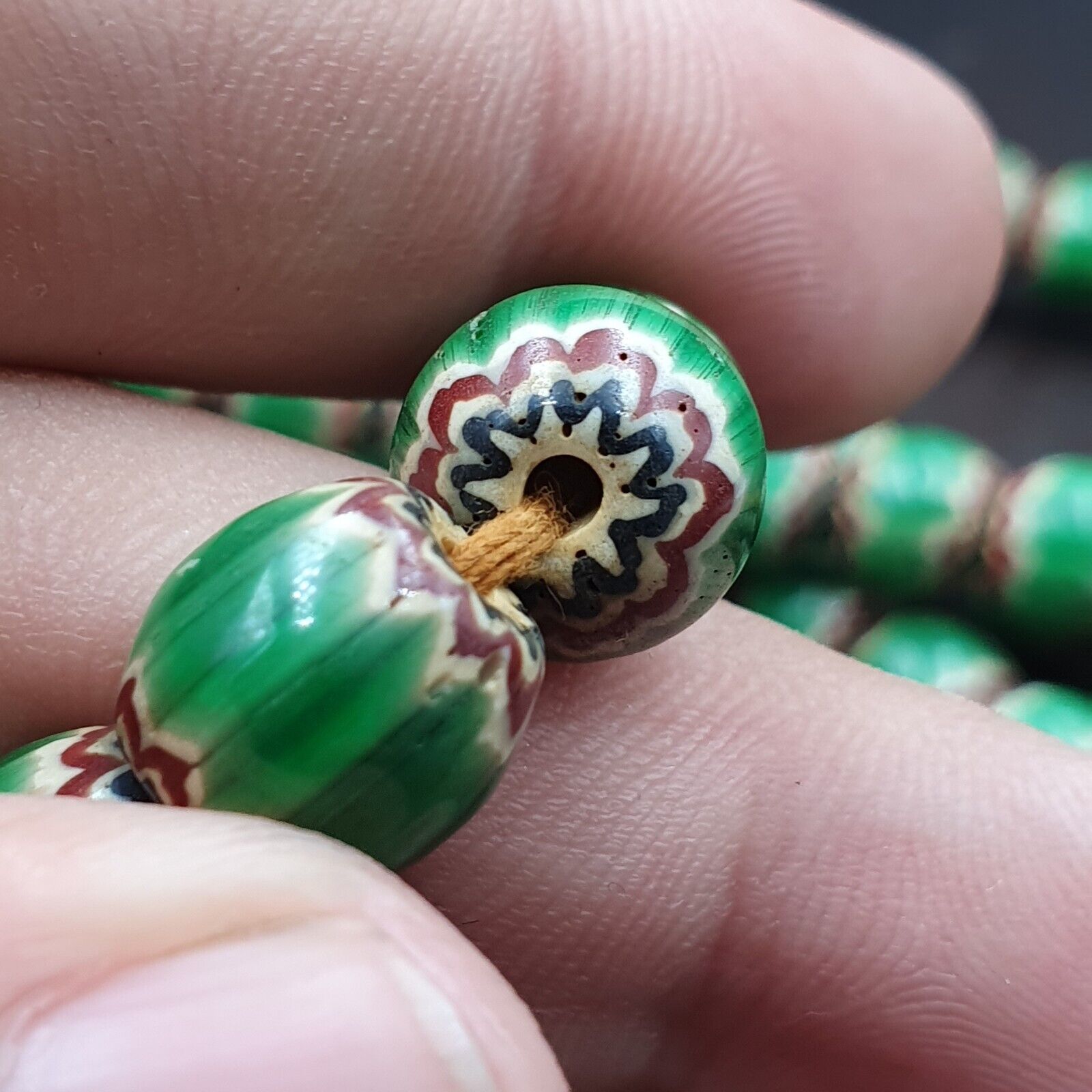 Beautiful Green Red Chevrons venetian Style Beads African Necklace 10-11mm