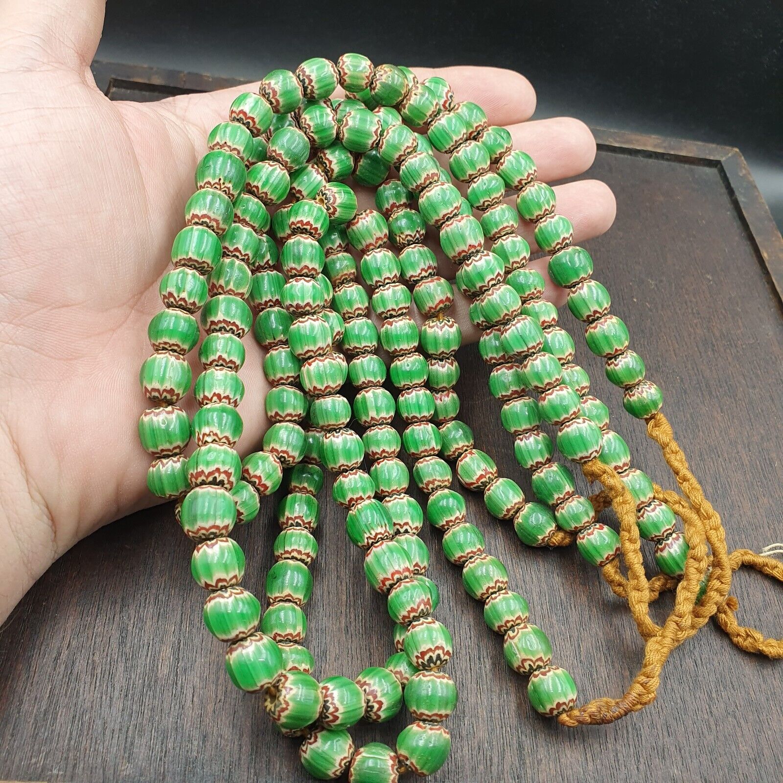 Beautiful Green Red Chevrons venetian Style Beads African Necklace 10-11mm