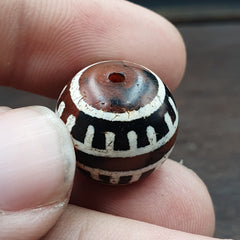 Antique Himalayan Indo Tibetan Etched Agate Bead 17mm ETC-11-3
