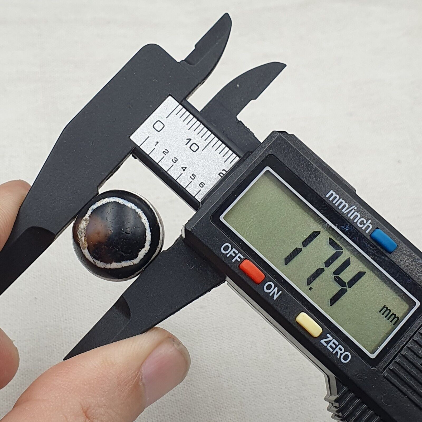 ETC-11-2 Antique Tibetan Etched Agate Bead Decorated Carnelian Beads