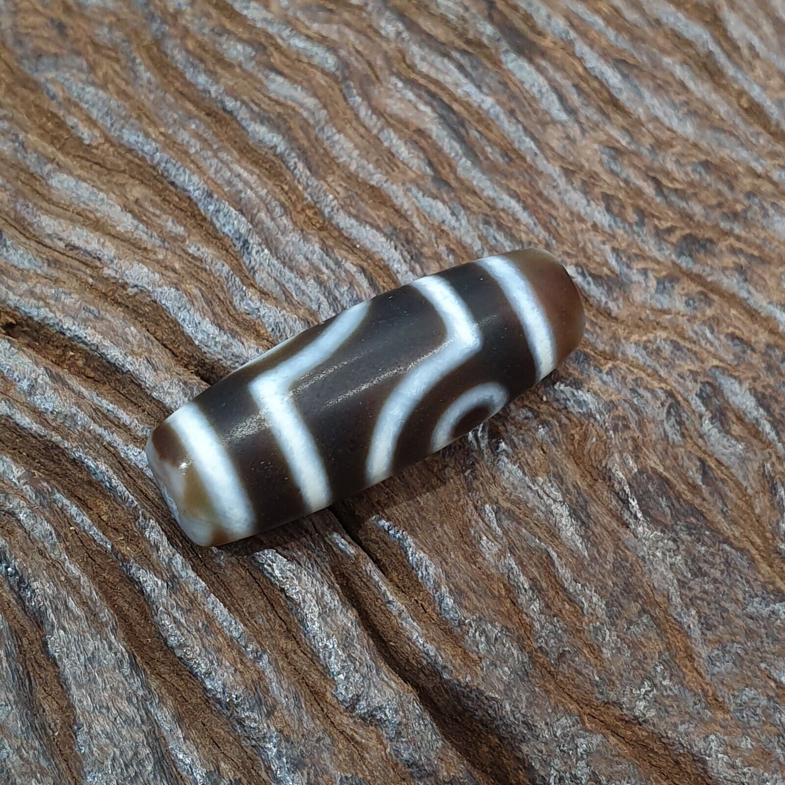 Vintage Old Tibetan 2 eyes in eye Dzi Bead Amulet  circle Eyes