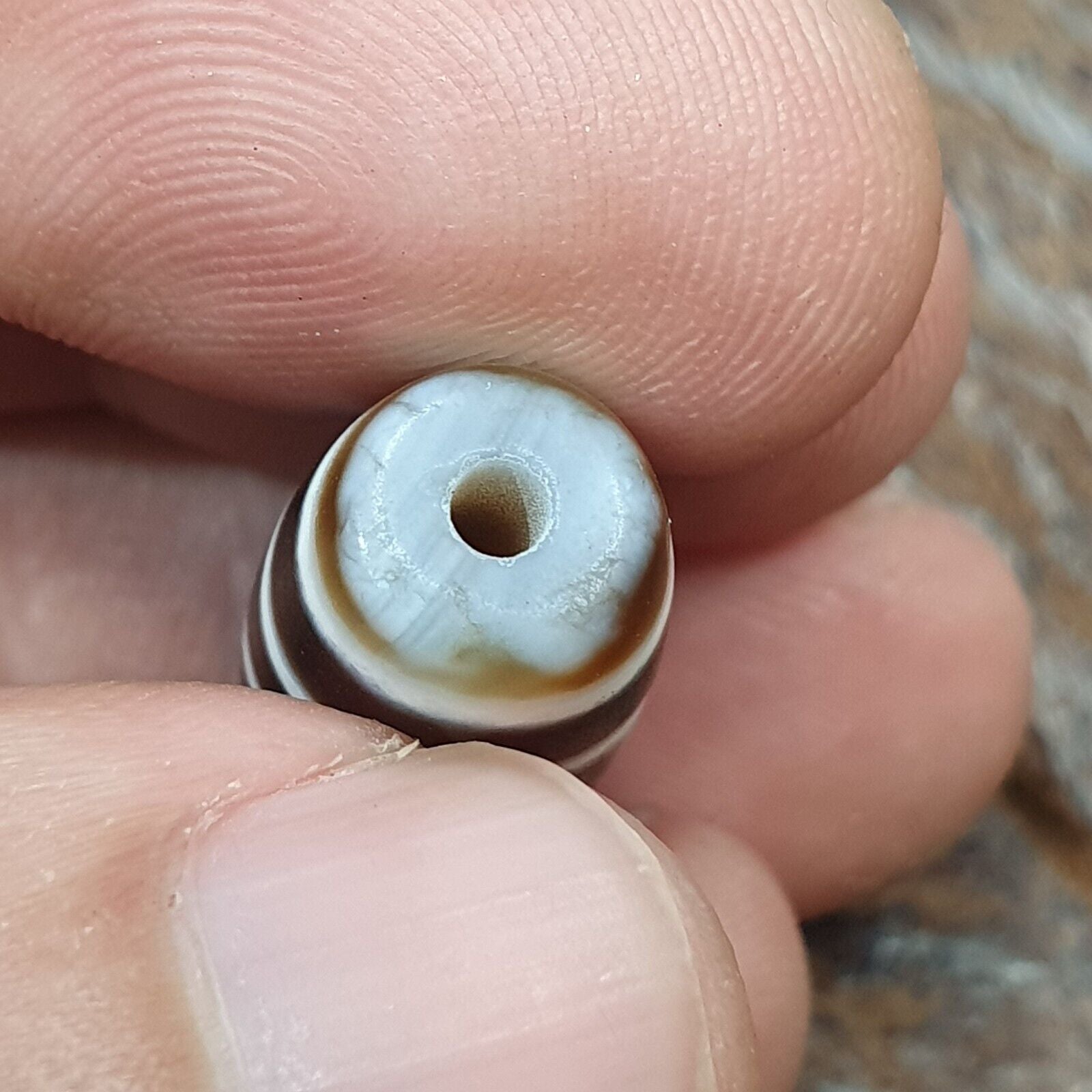 Vintage Old Tibetan 2 eyes in eye Dzi Bead Amulet  circle Eyes