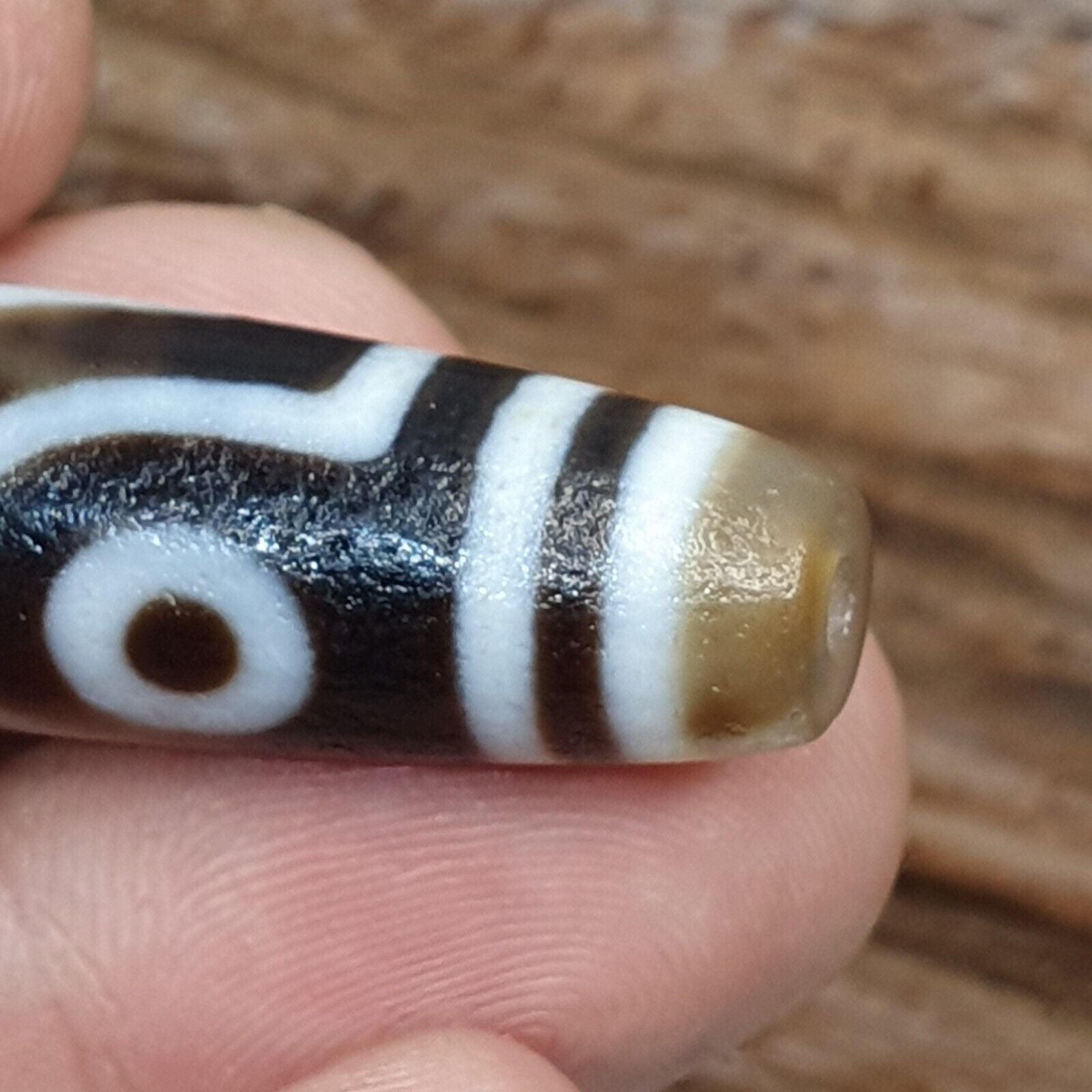 Tibetan Himalayan Agate 3 eyes in eye Dzi Bead Amulet circle and Square Eyes