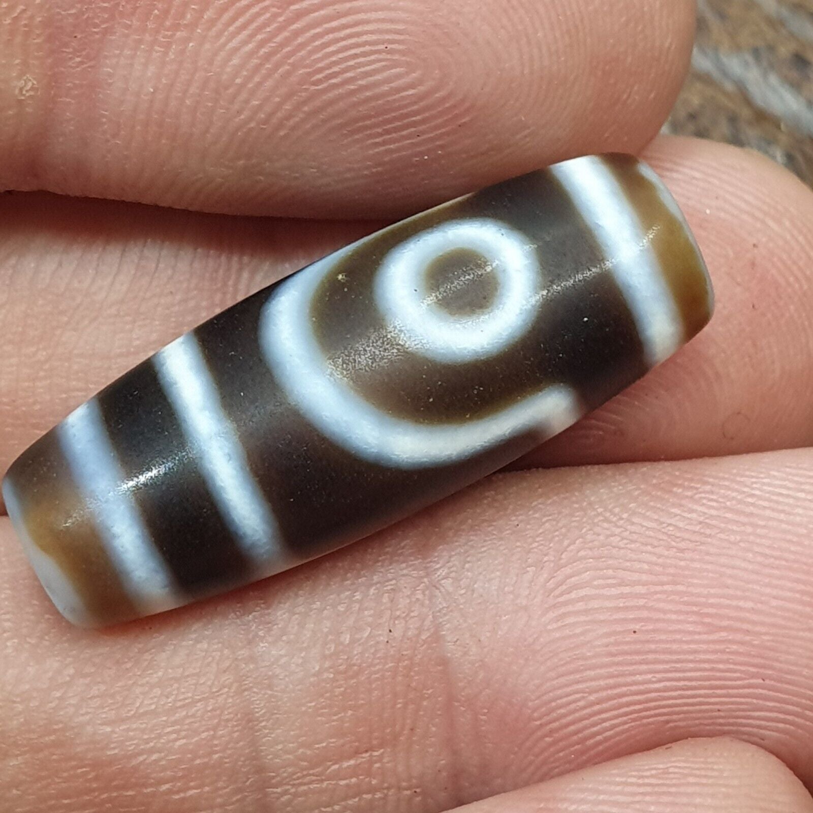 Vintage Old Tibetan 2 eyes in eye Dzi Bead Amulet  circle Eyes